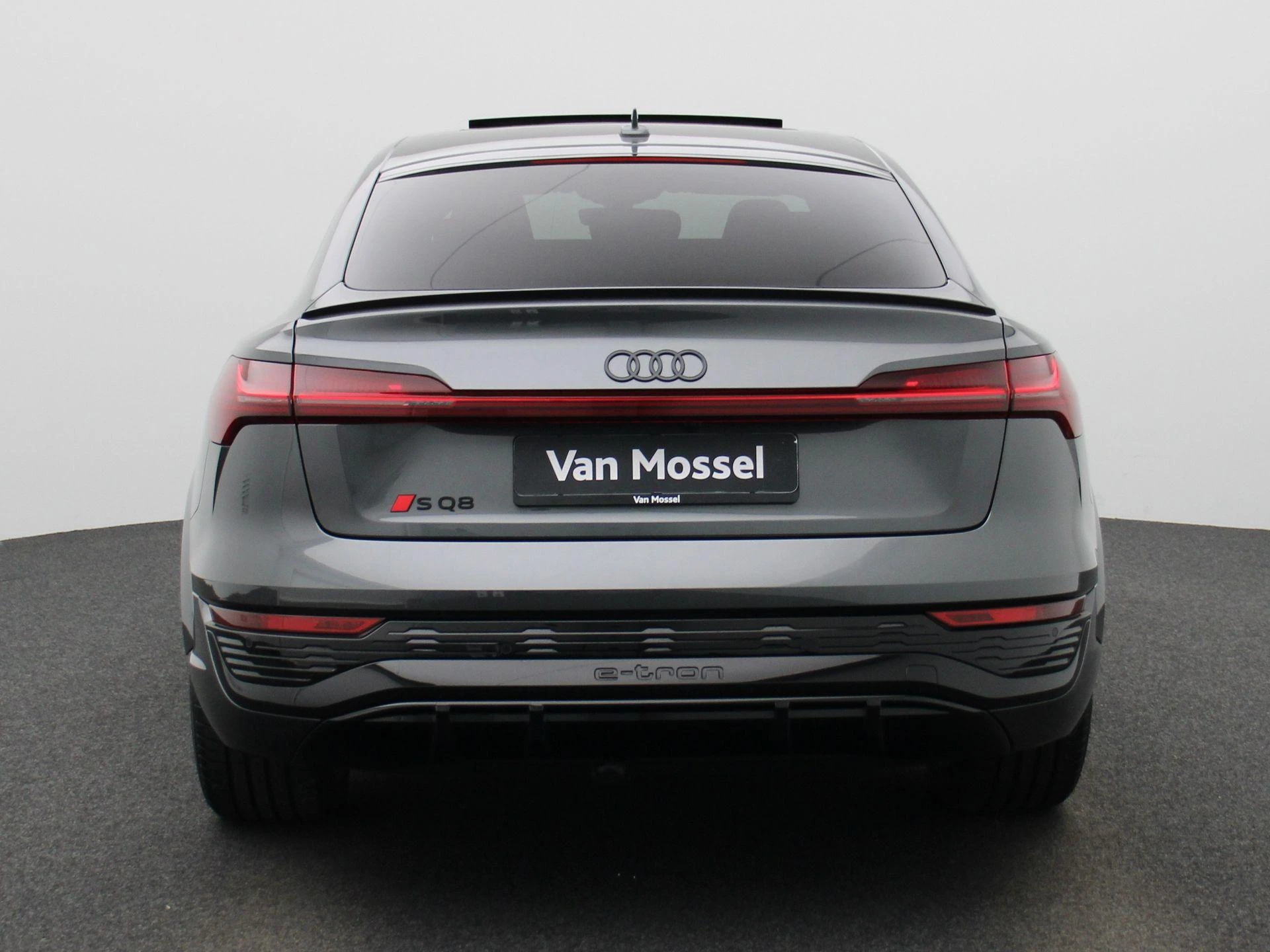 Audi-Q8 Sportback e-tron-image-4