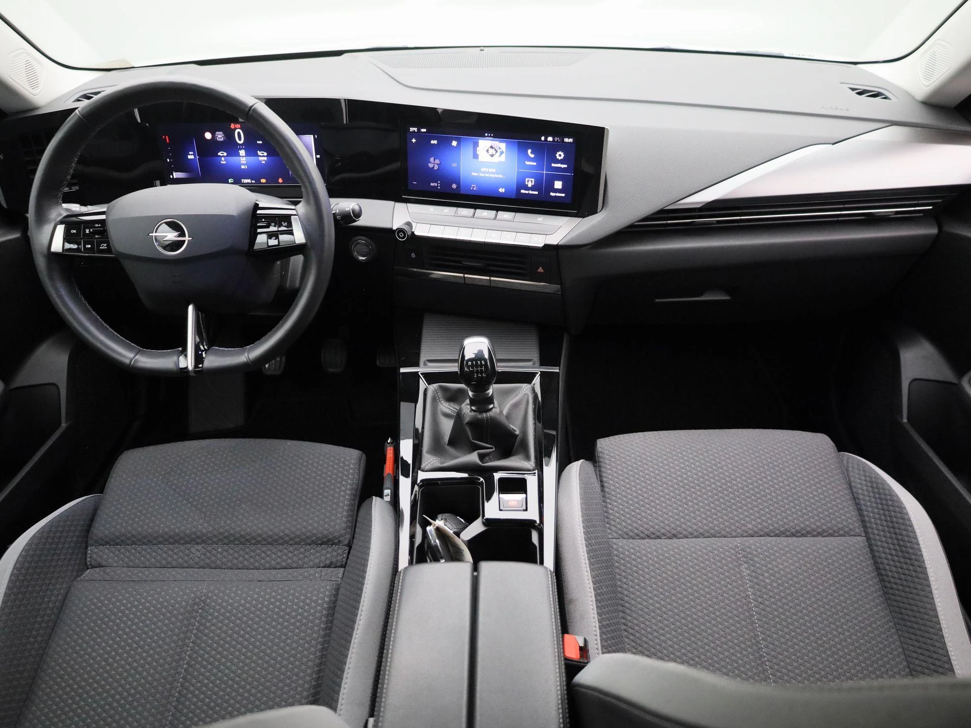 Opel-Astra-image-7