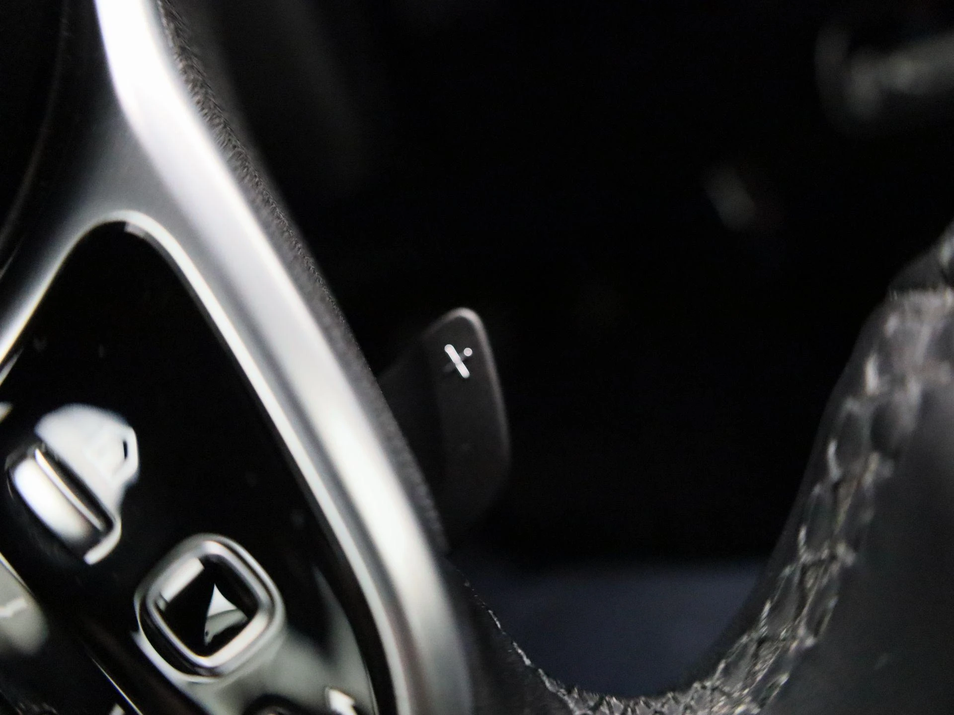 Mercedes-Benz-CLA-image-21