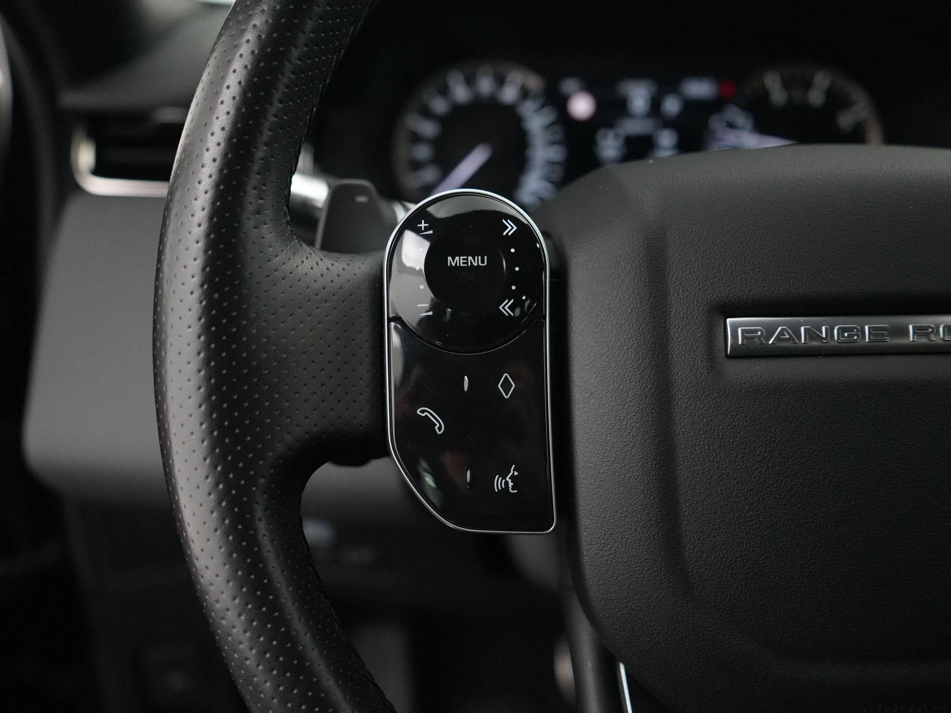 Land Rover-Range Rover Evoque-image-15