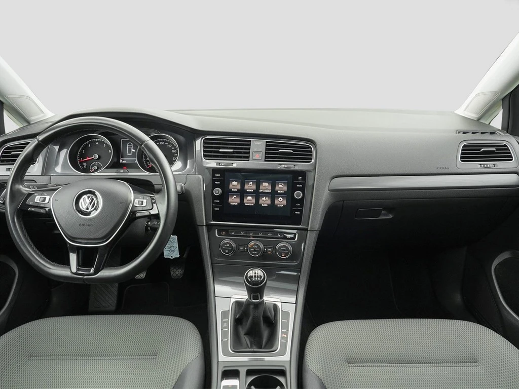 Volkswagen-Golf-image-11