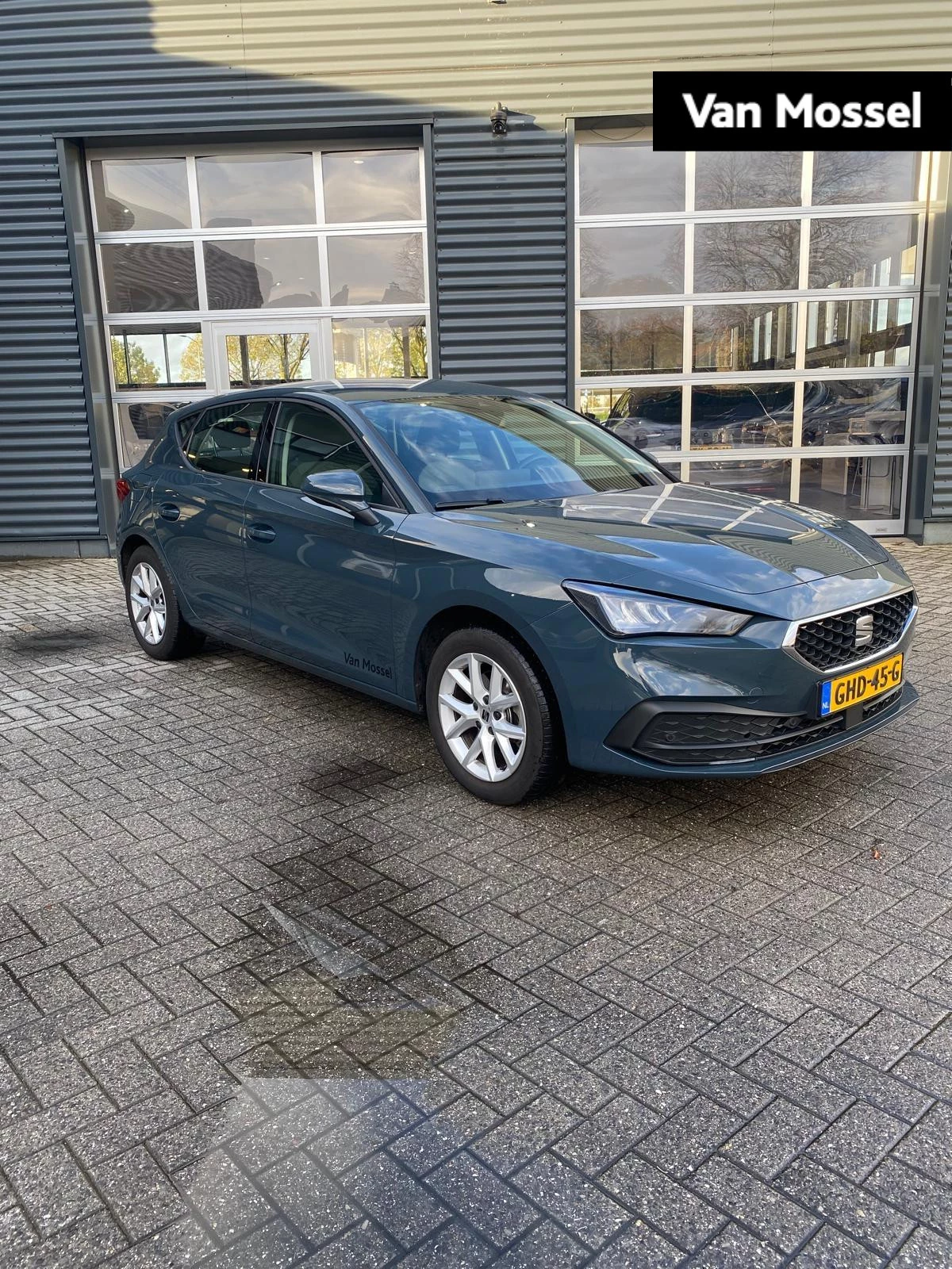 SEAT-Leon-image-0