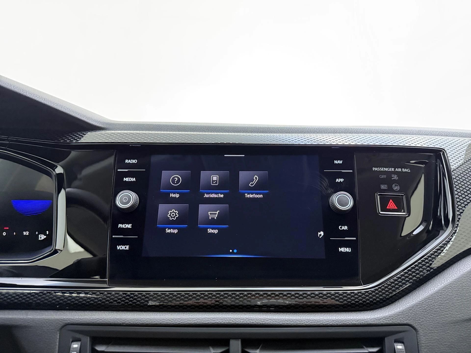 Volkswagen-Polo-image-25