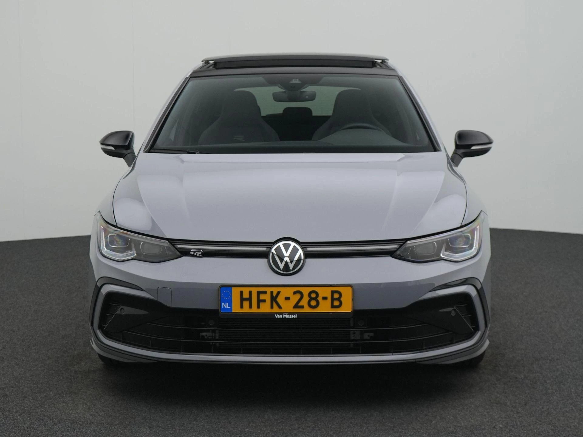 Volkswagen-Golf-image-2