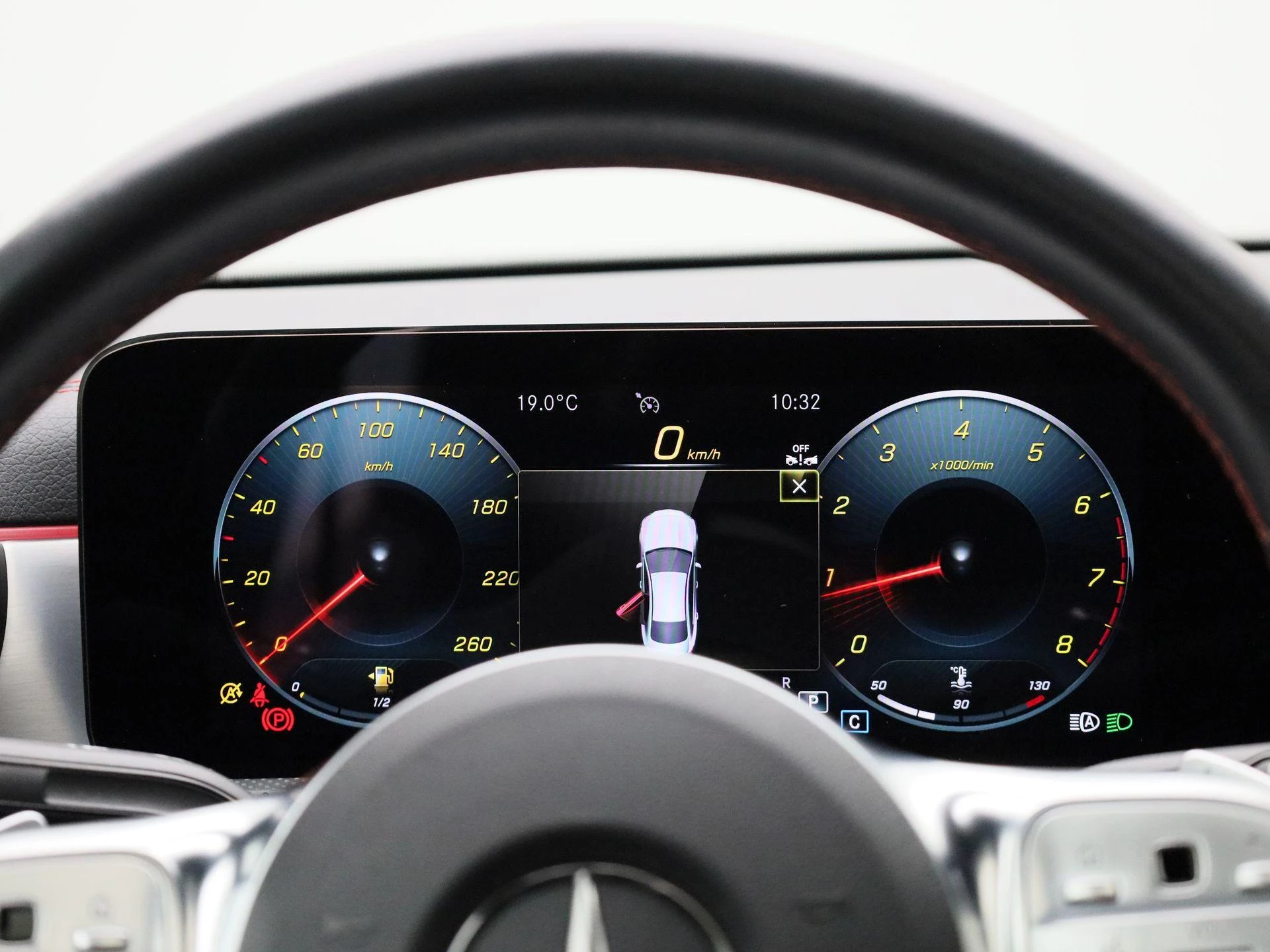 Mercedes-Benz-CLA-image-8