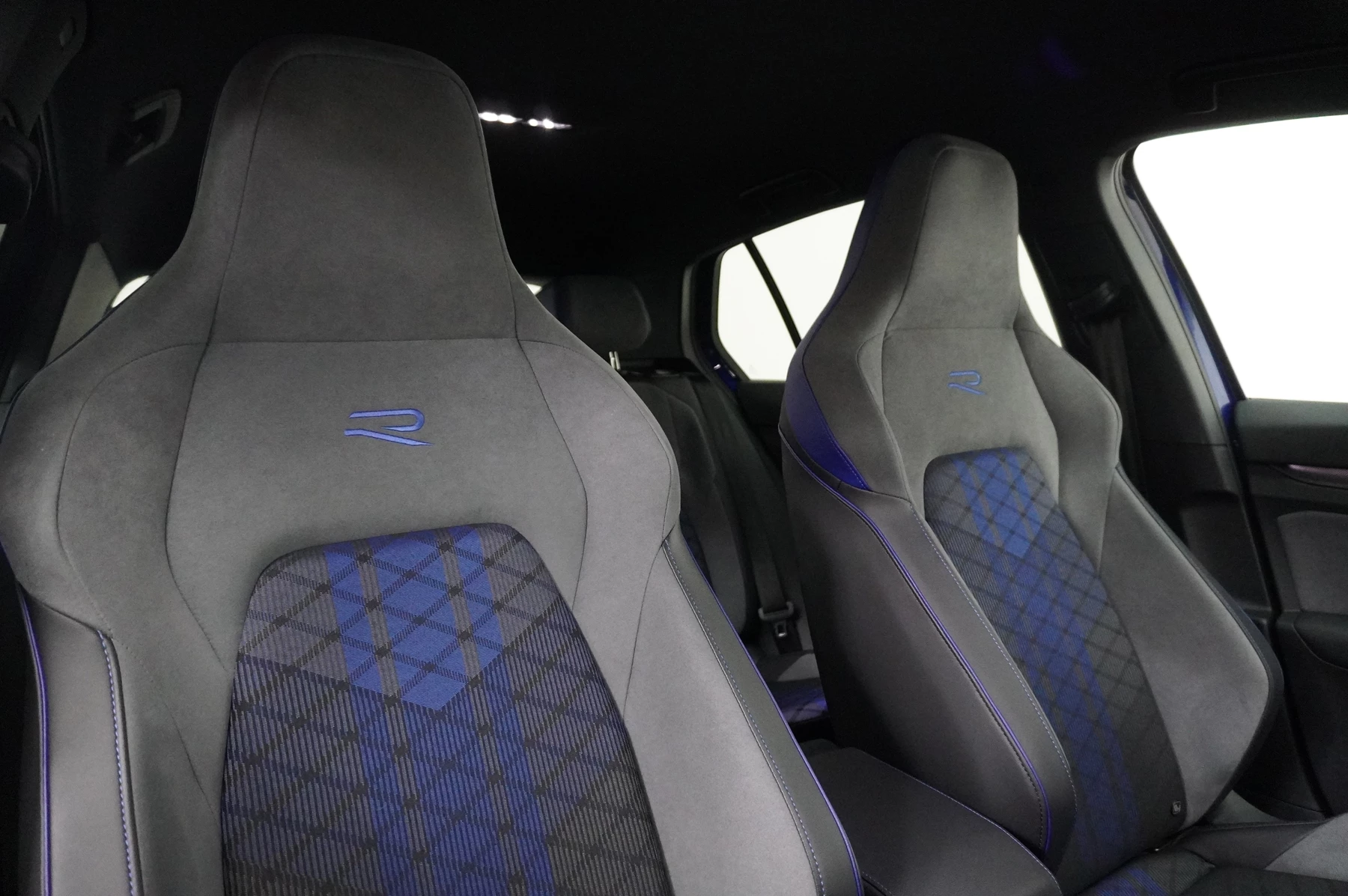 Volkswagen-Golf-image-8