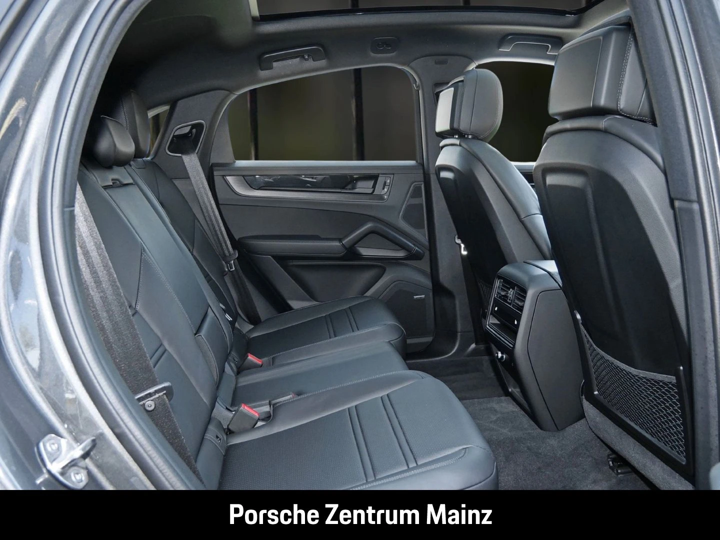 Porsche-Cayenne-image-15