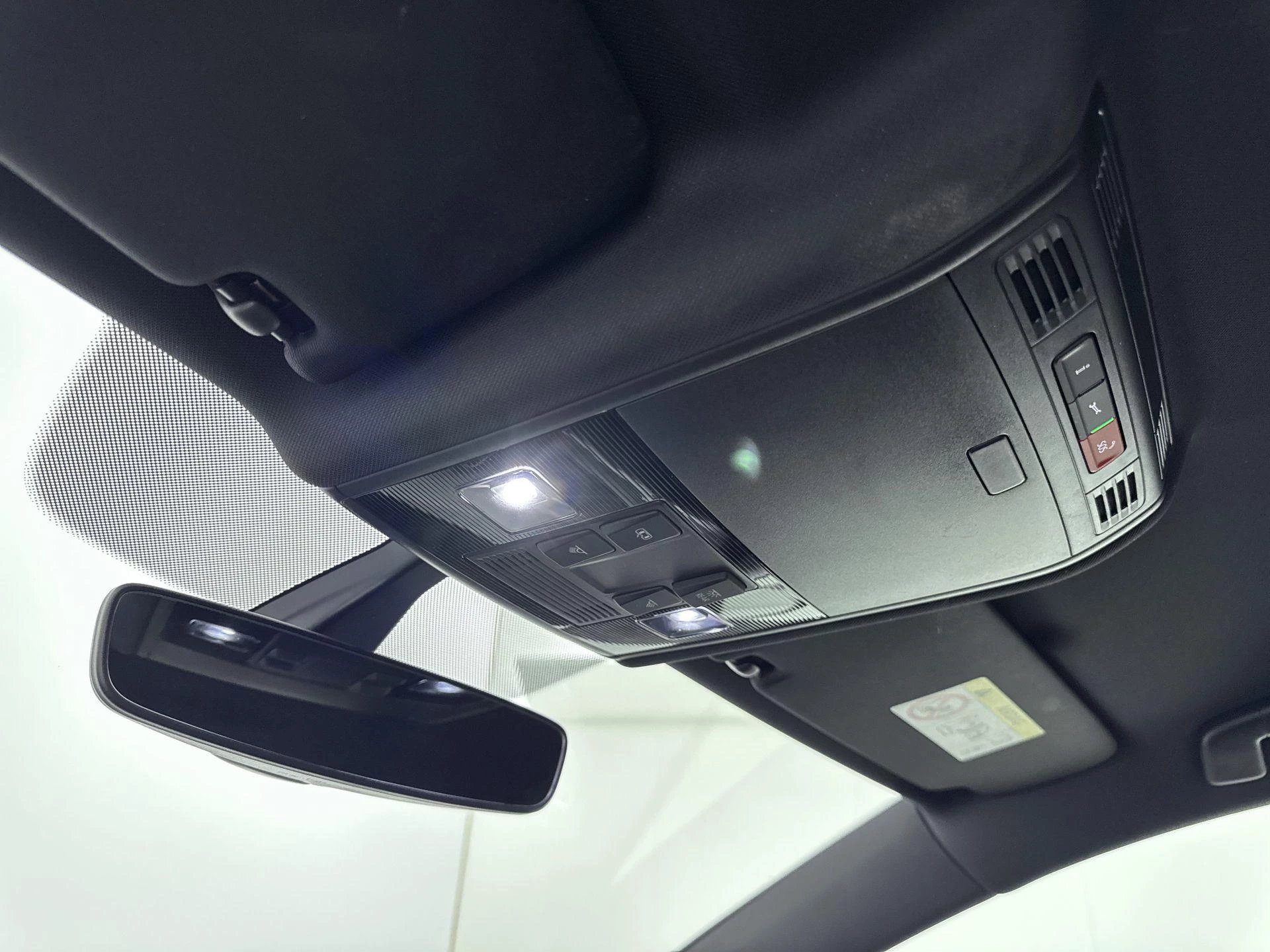 Volkswagen-Golf-image-9