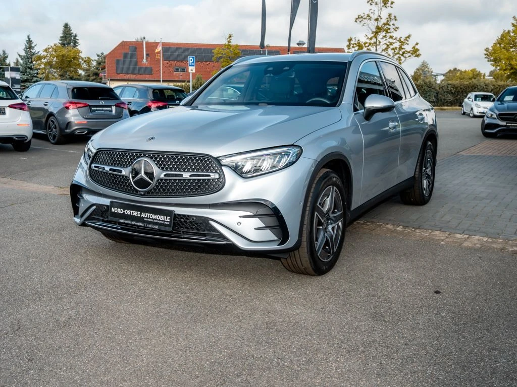 Mercedes-Benz-GLC 300 d-image-7