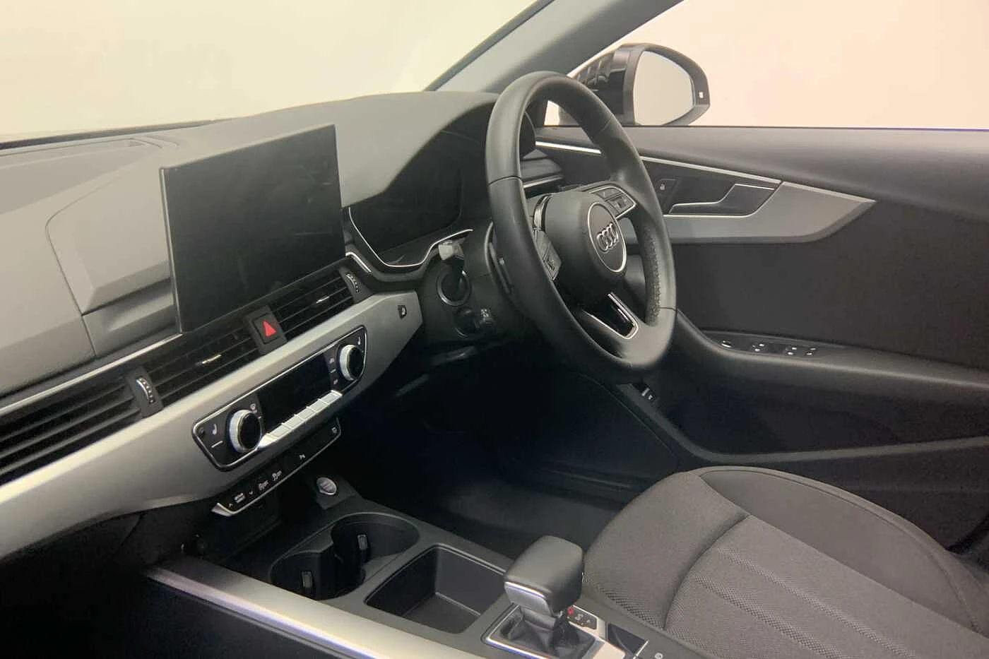 Audi-A4-image-1