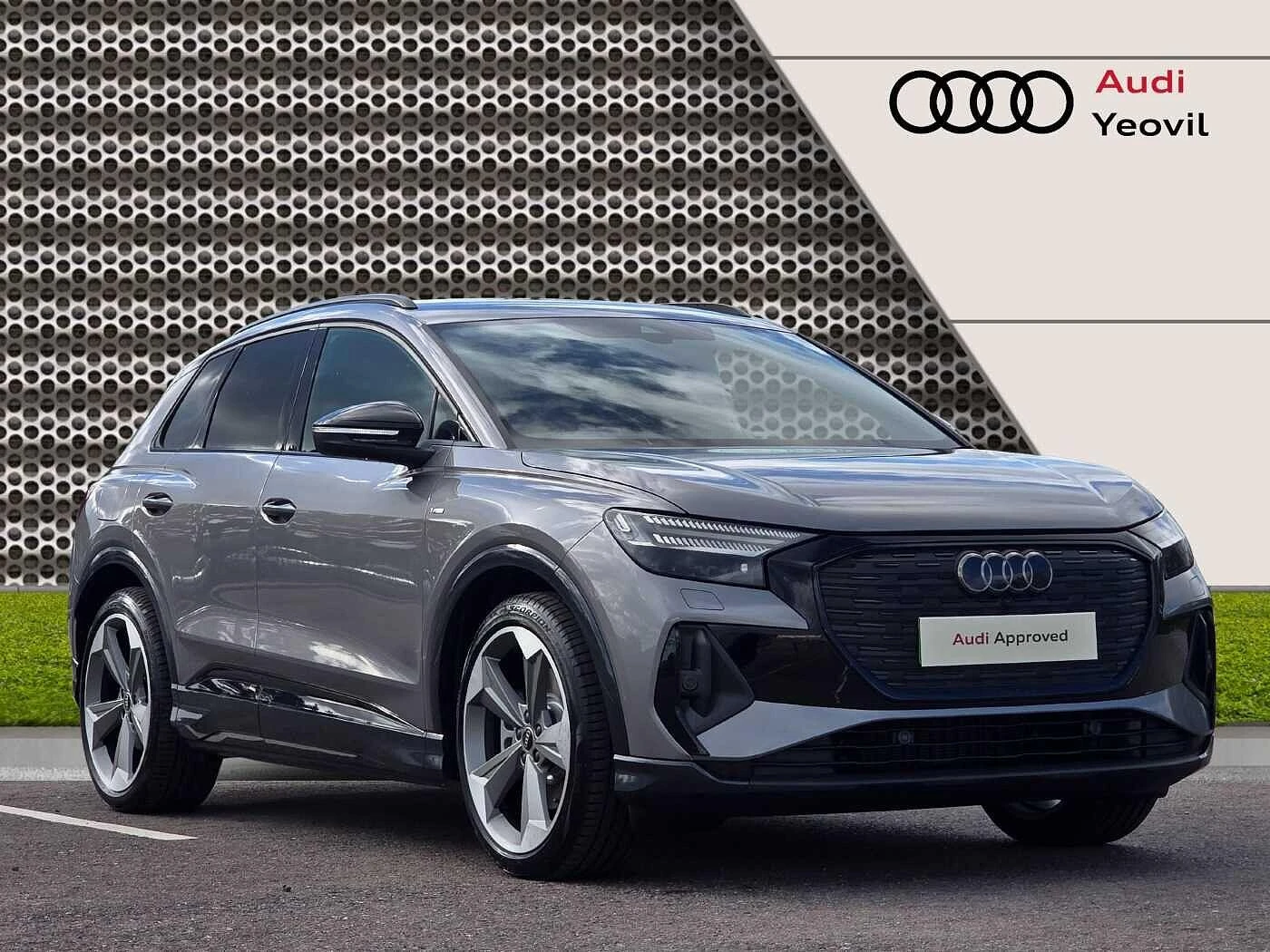 Audi-Q4 e-tron-image-0