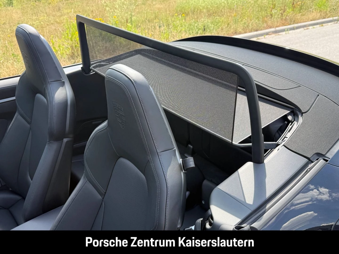 Porsche 911 992 Carrera Cabrio Liftsystem-VA Sportabgas carrera