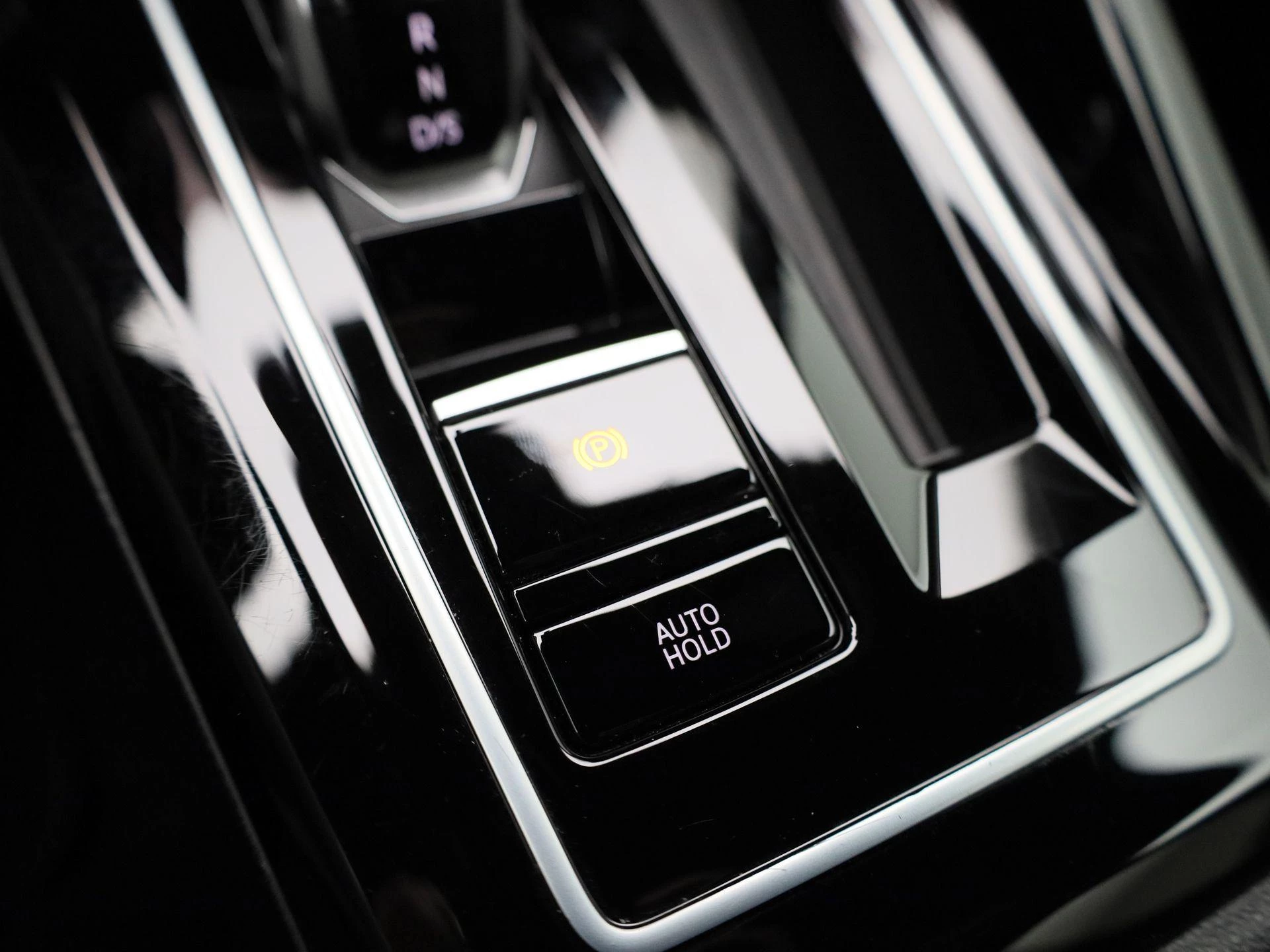 Volkswagen-Golf-image-34