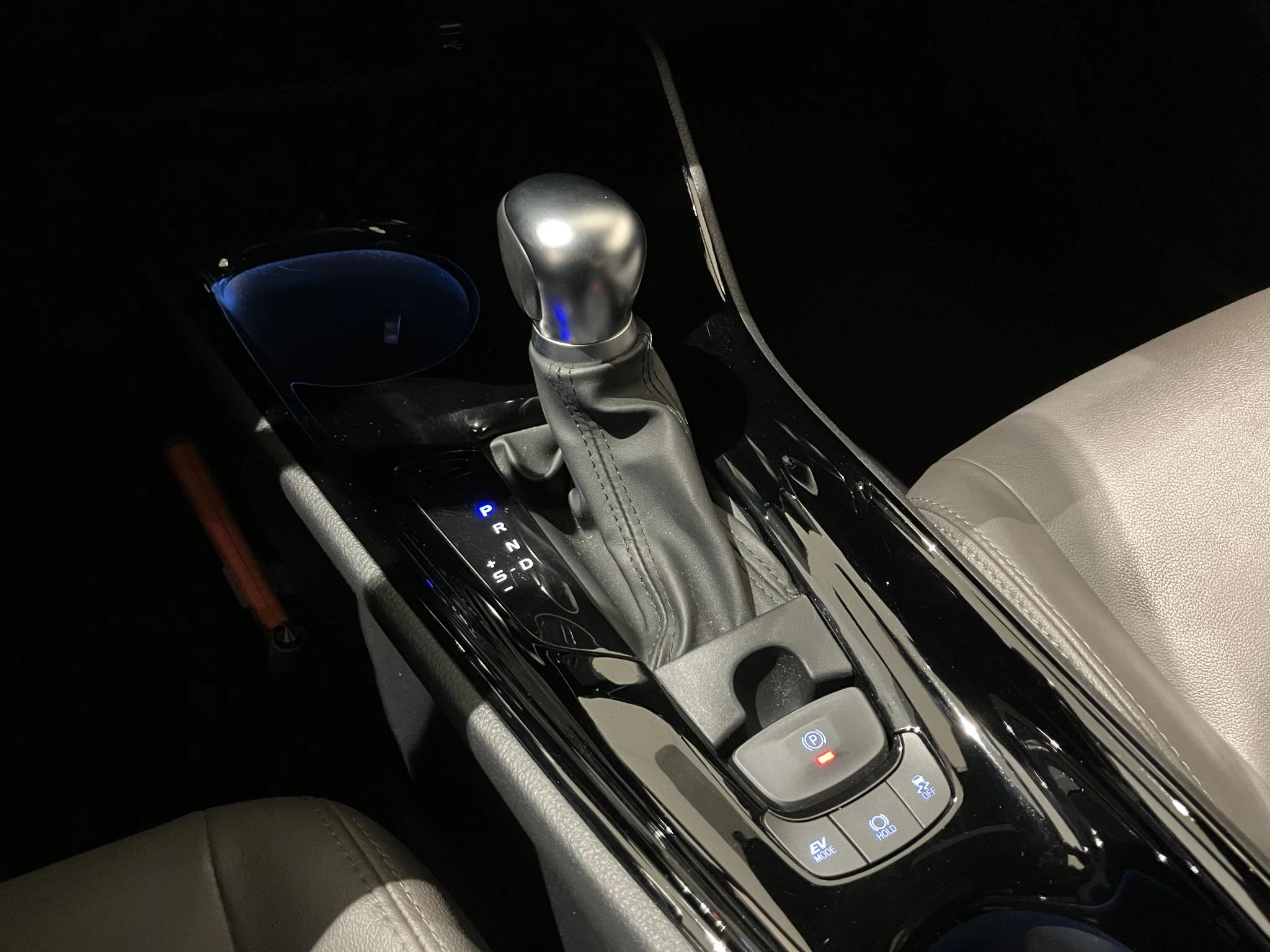 Toyota-C-HR-image-30