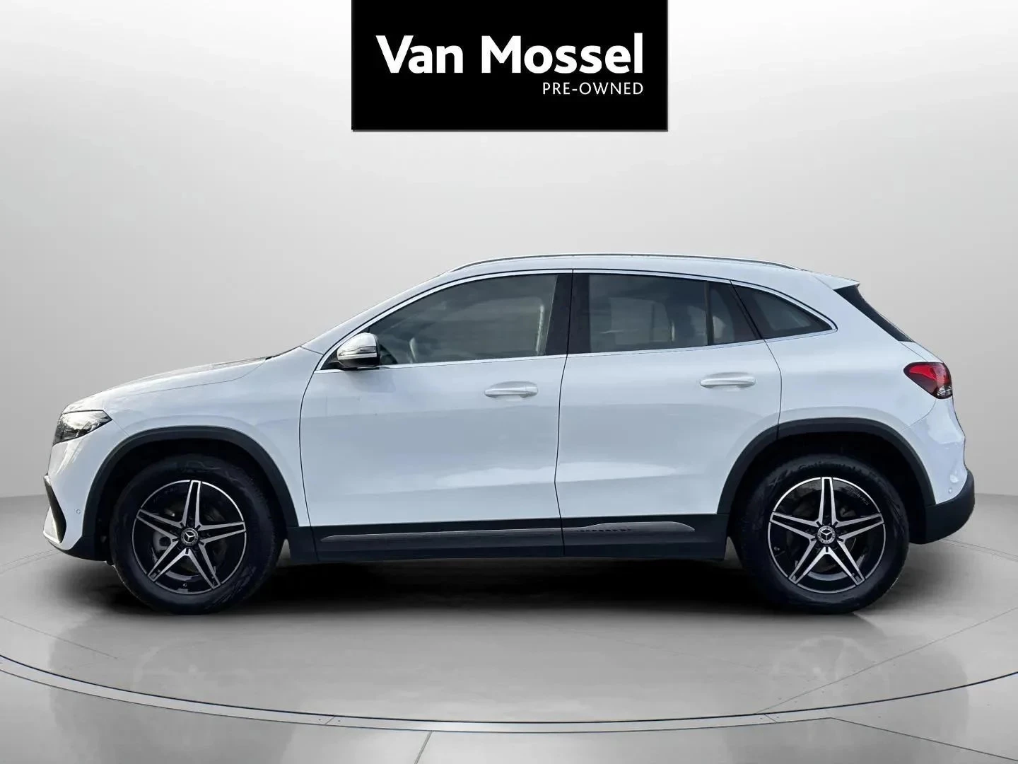 Mercedes-Benz-EQA-image-8