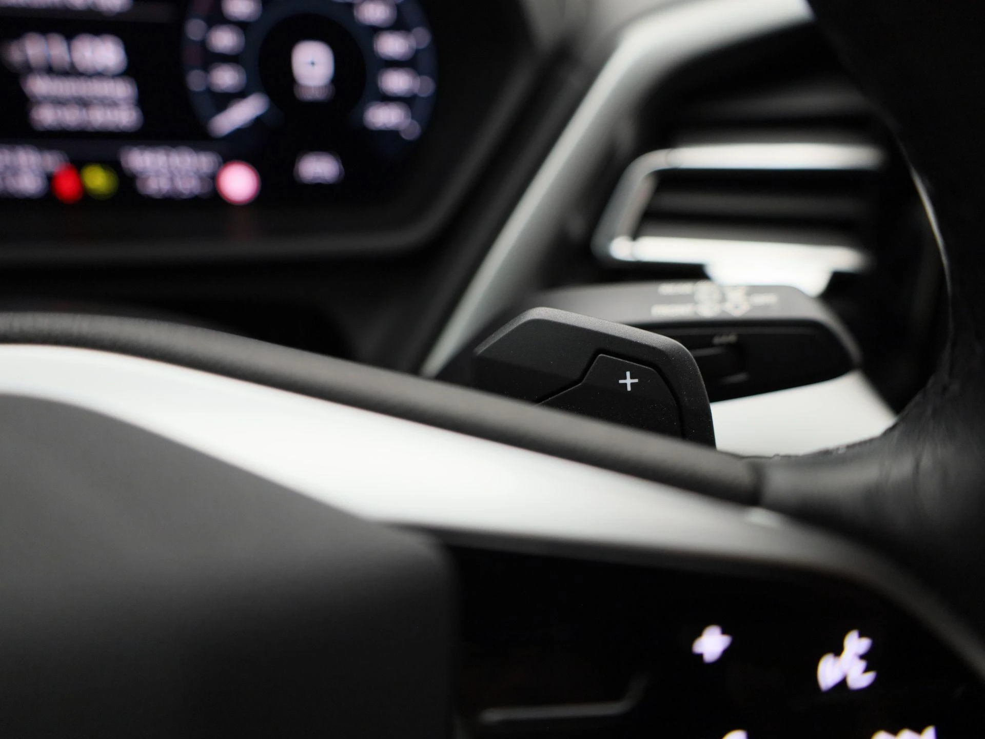 Audi-Q4 e-tron-image-24