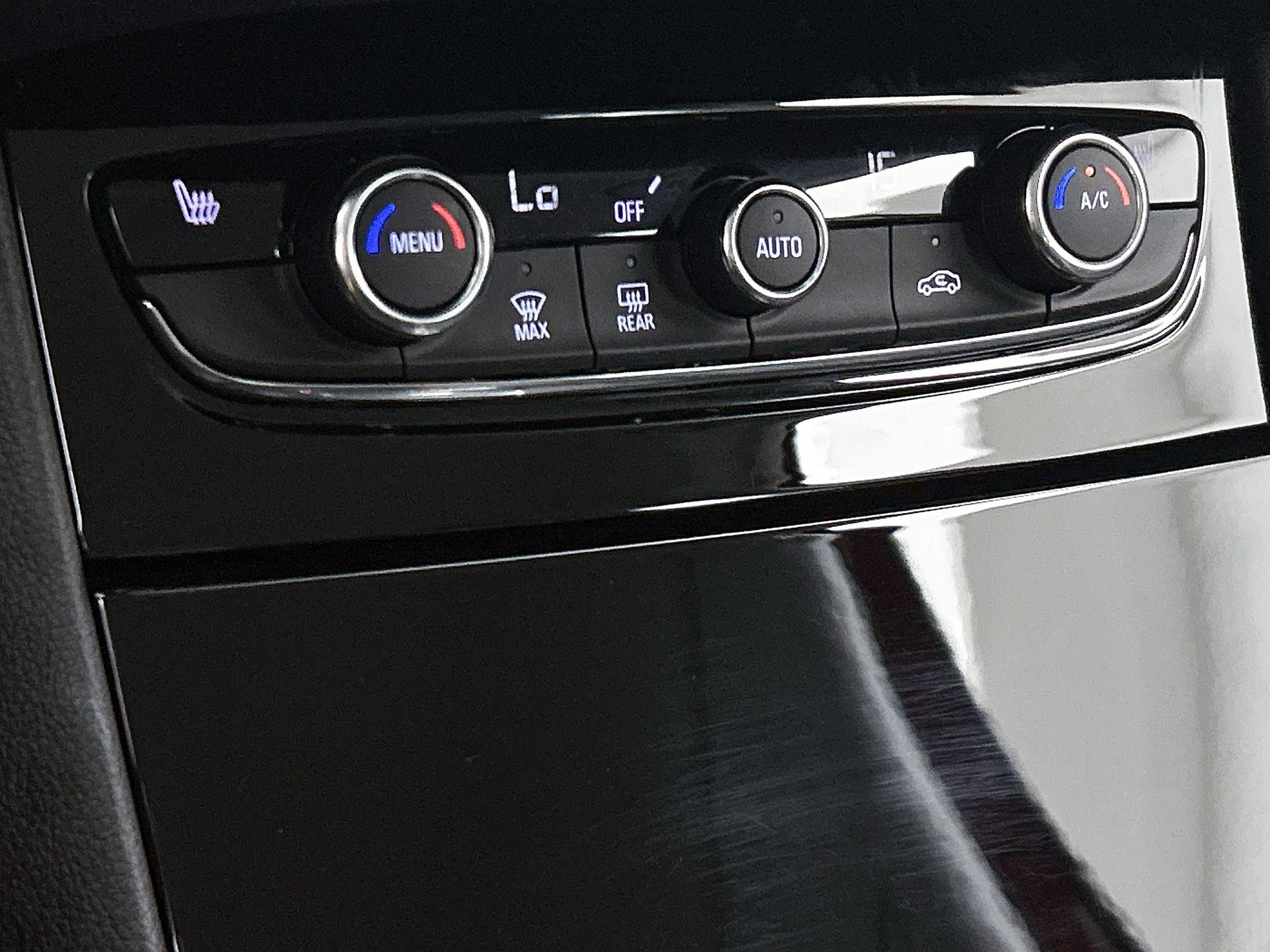 Opel-Grandland X-image-18