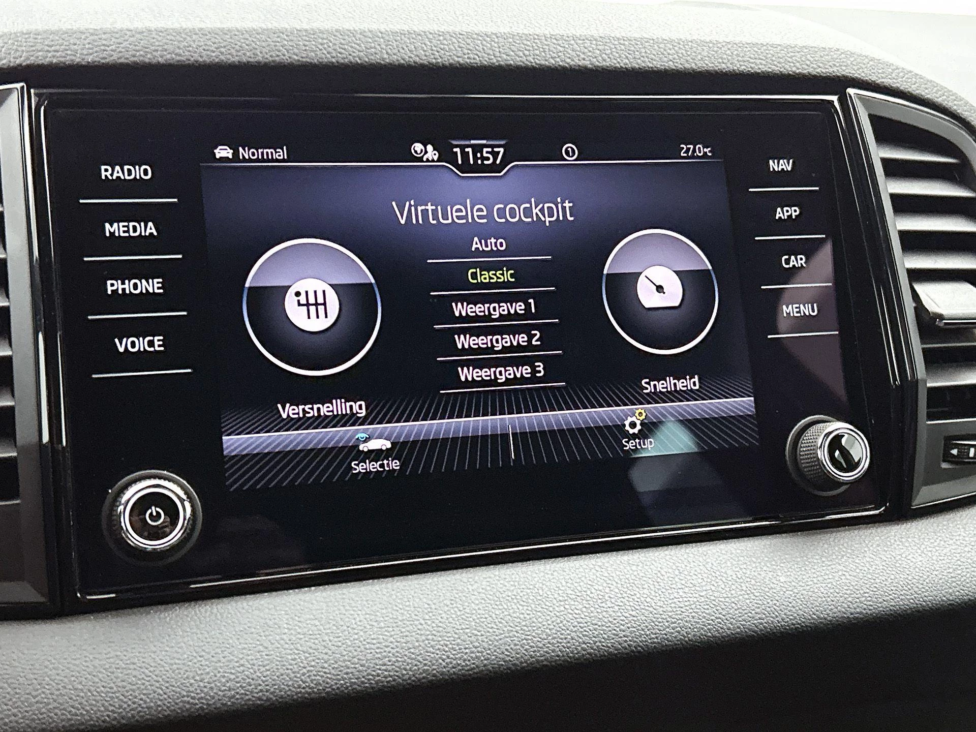 Škoda Karoq 1.5 TSI ACT Sportline Business