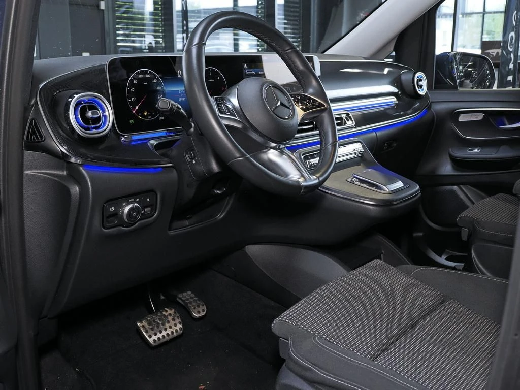 Mercedes-Benz-V-Klasse 220-image-6