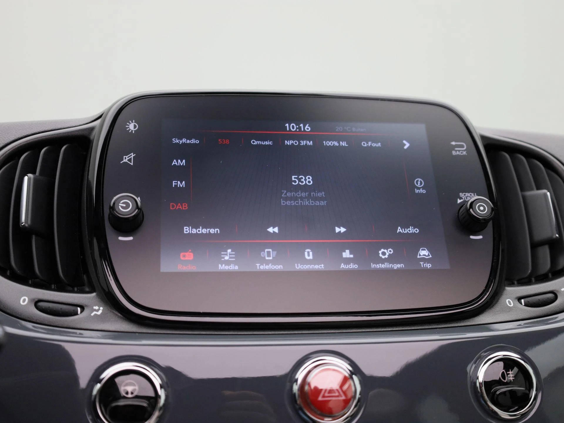 Fiat-500C-image-16
