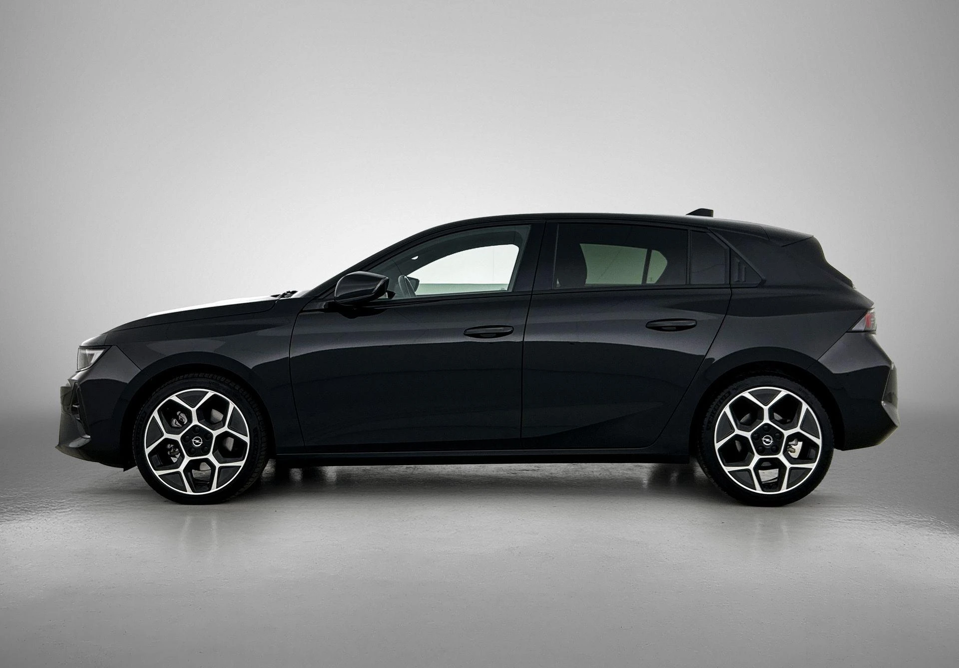 Opel-Astra-image-1