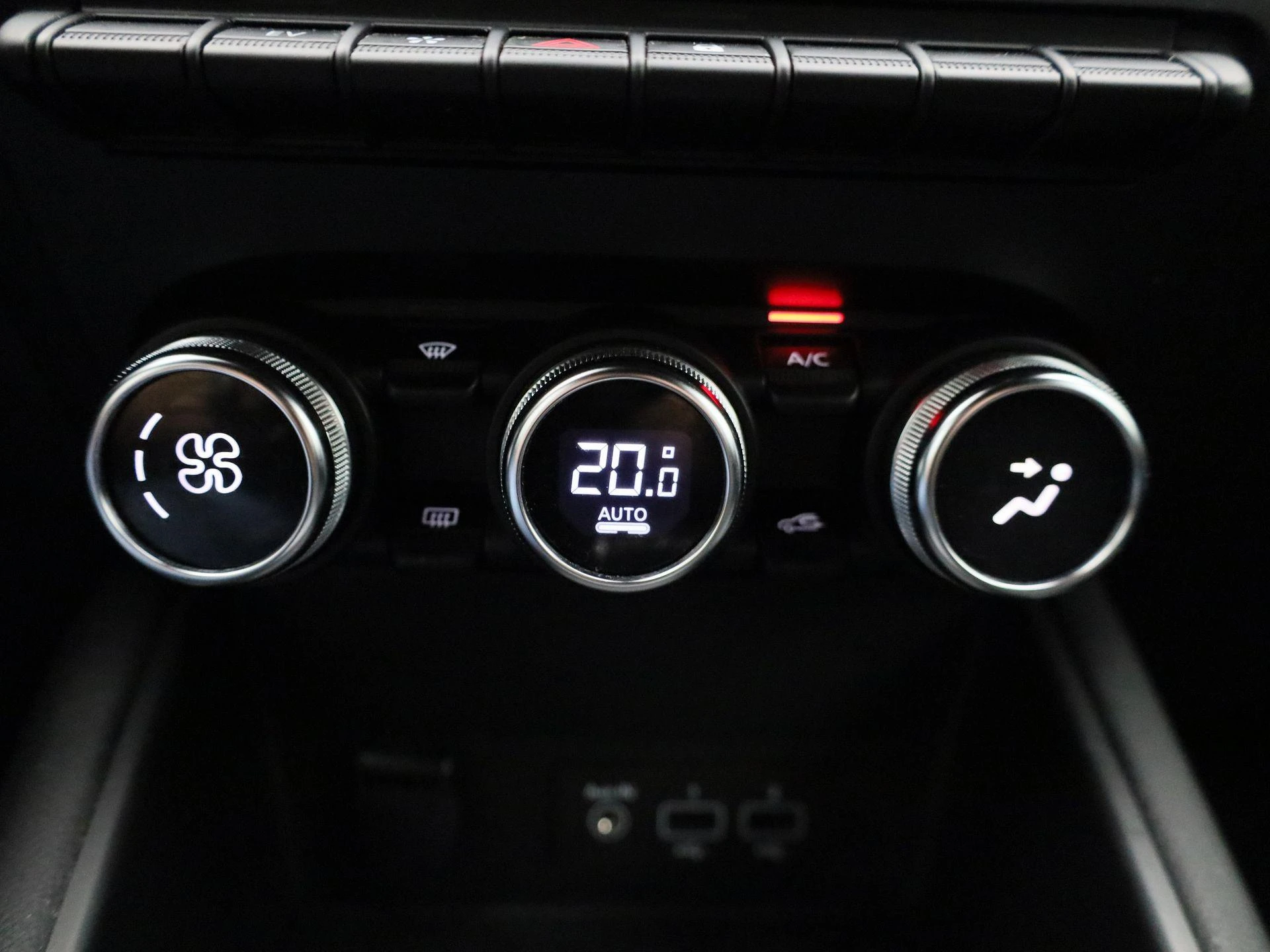 Renault Captur 1.6 E-Tech Hybrid 145 Rive Gauche