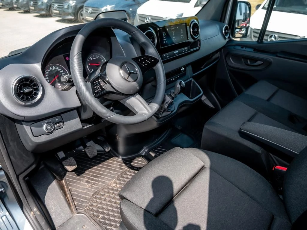 Mercedes-Benz-Sprinter 317-image-8