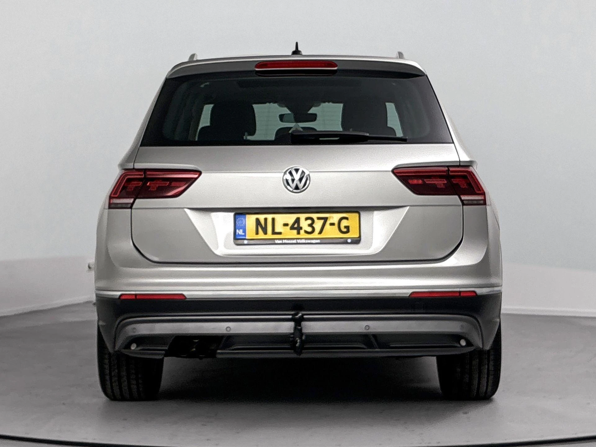 Volkswagen-Tiguan-image-2