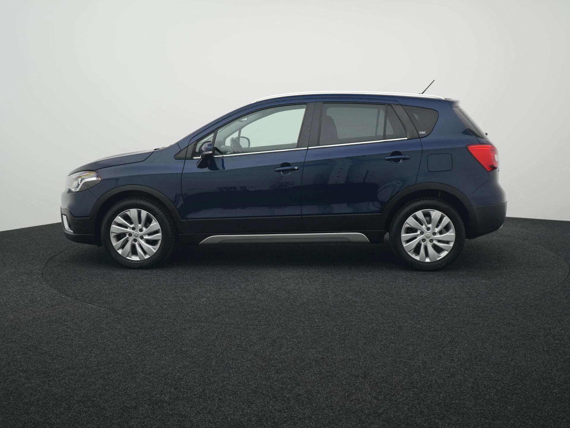 Suzuki-S-Cross-image-3