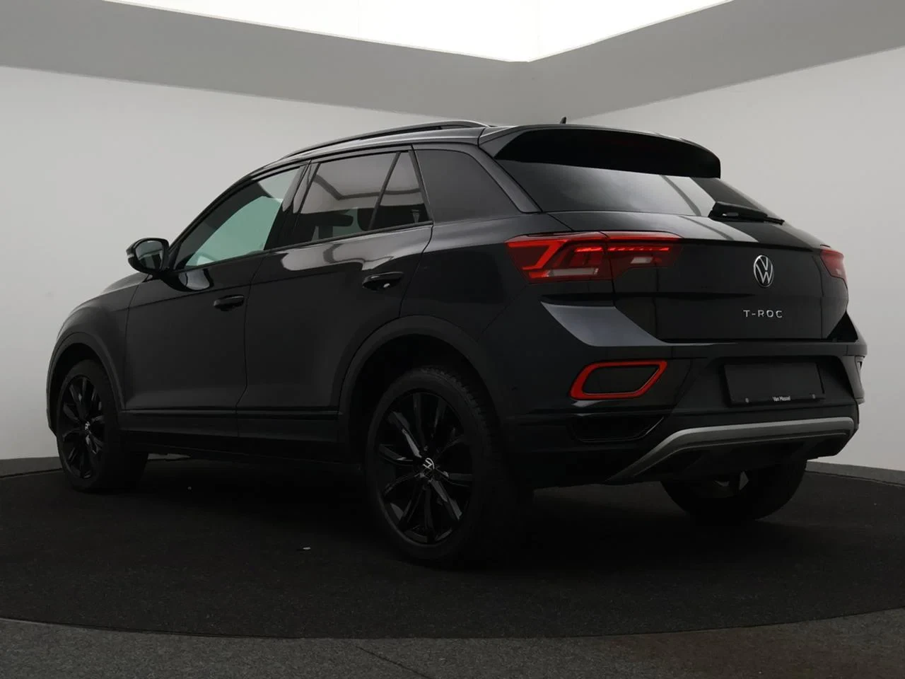 Volkswagen-T-Roc-image-11