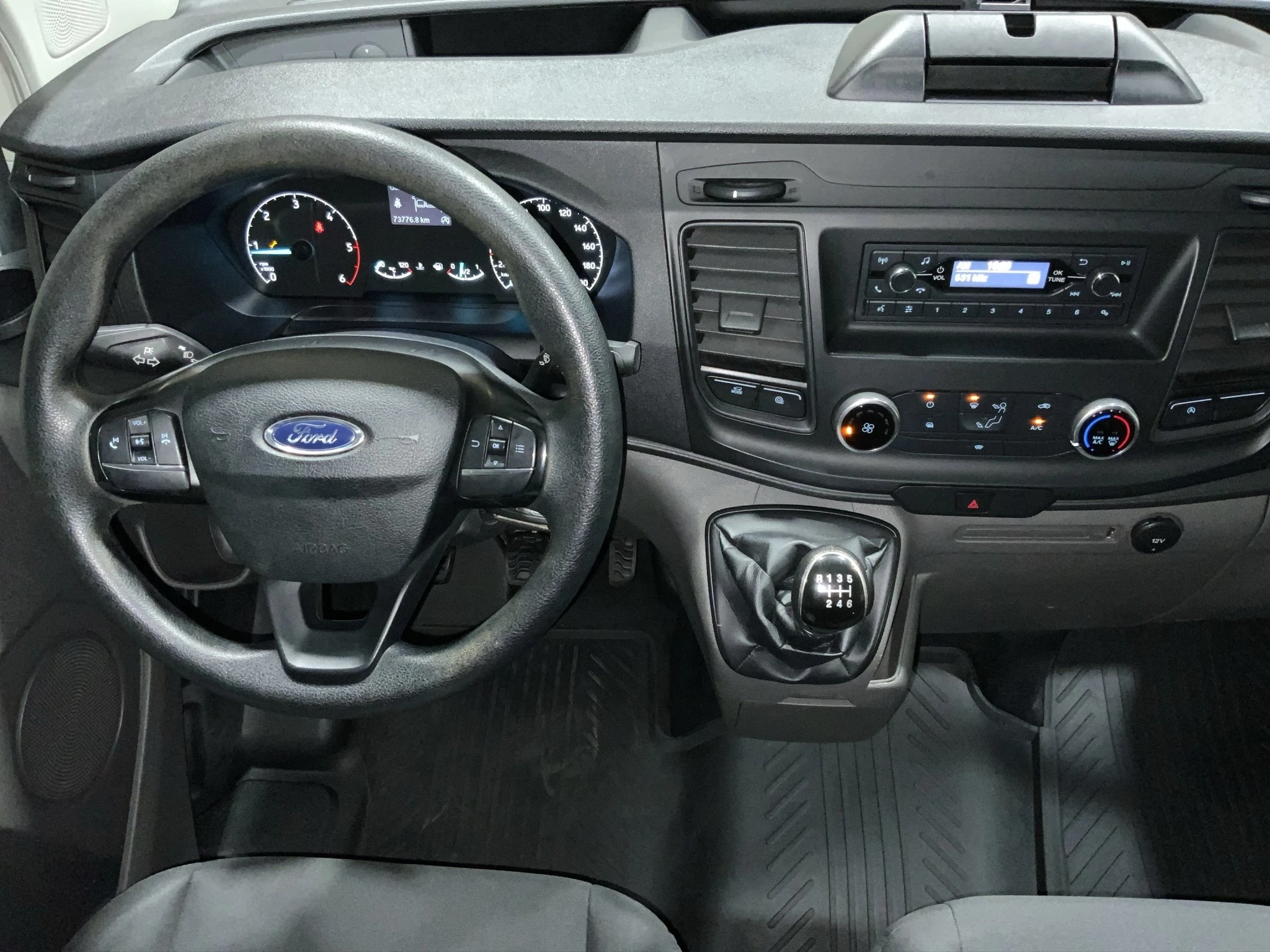 Ford-Transit Custom-image-10