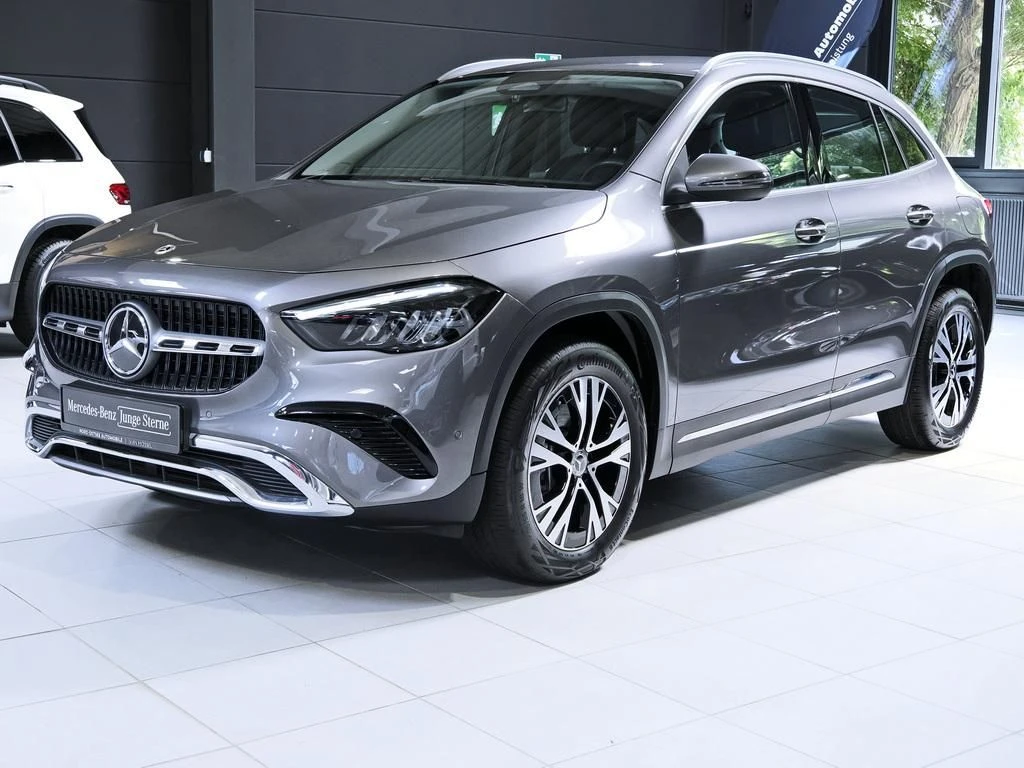 Mercedes-Benz-GLA 220-image-7