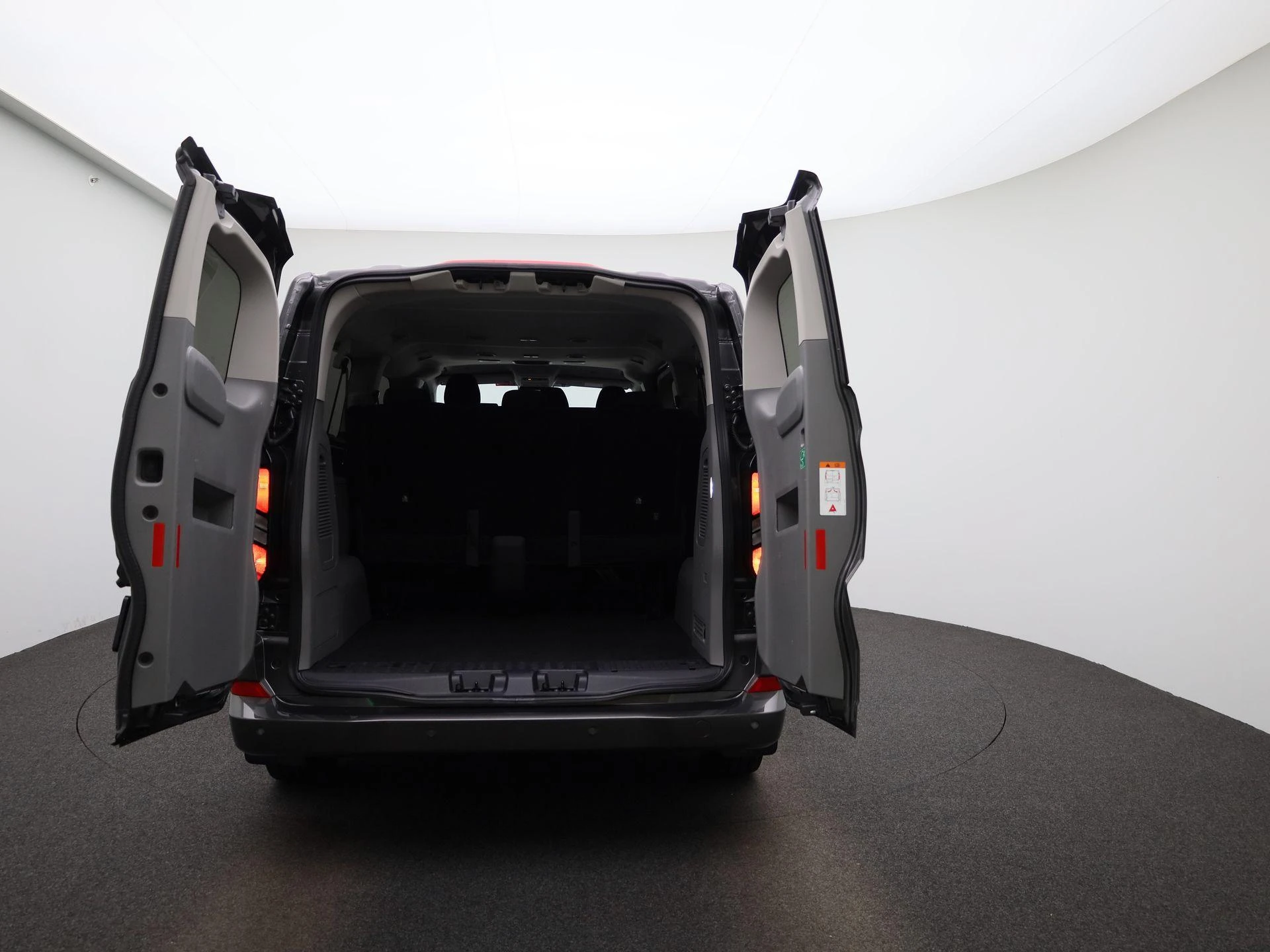 Ford-Transit Custom-image-10