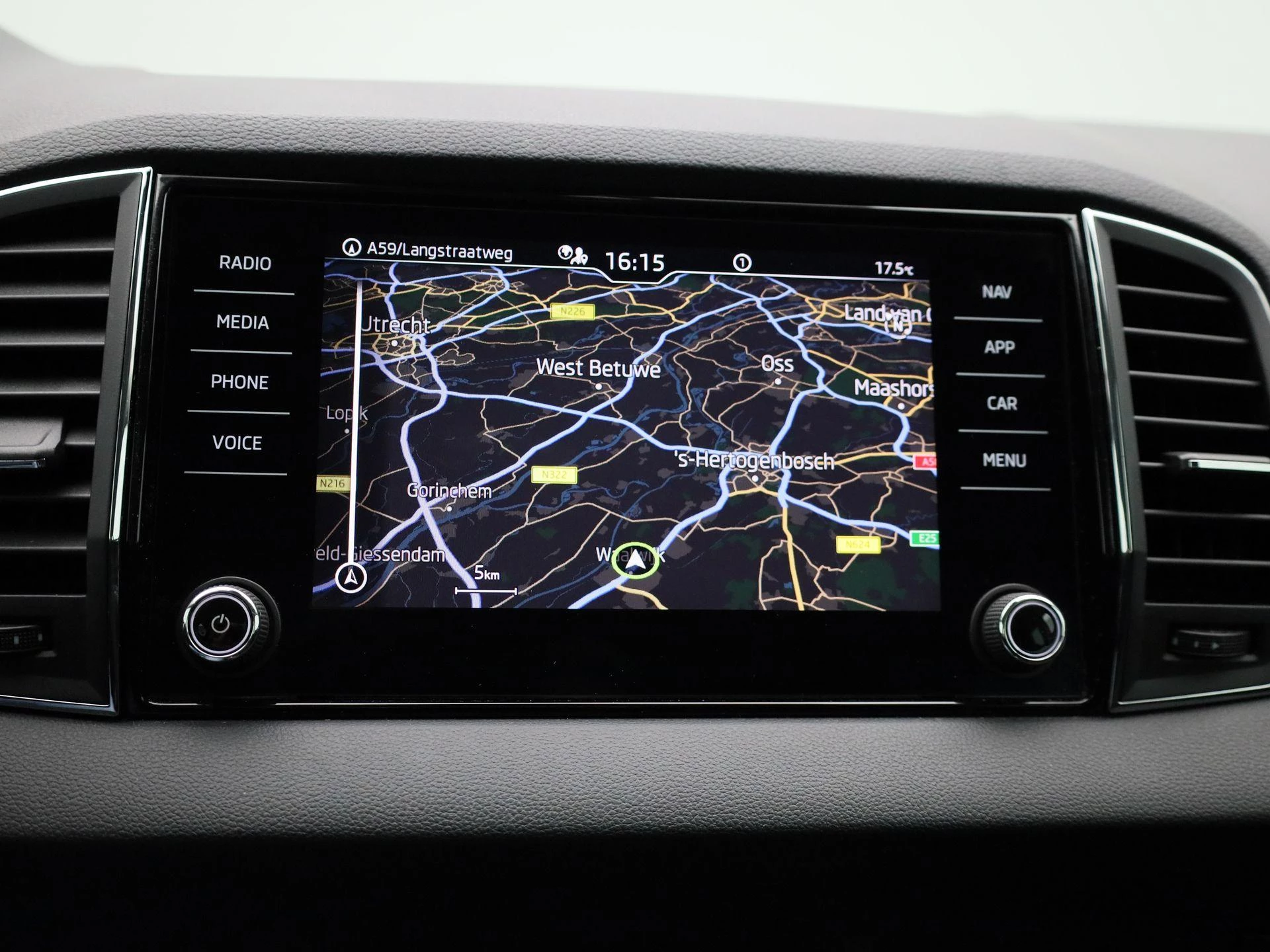 Škoda-Karoq-image-16