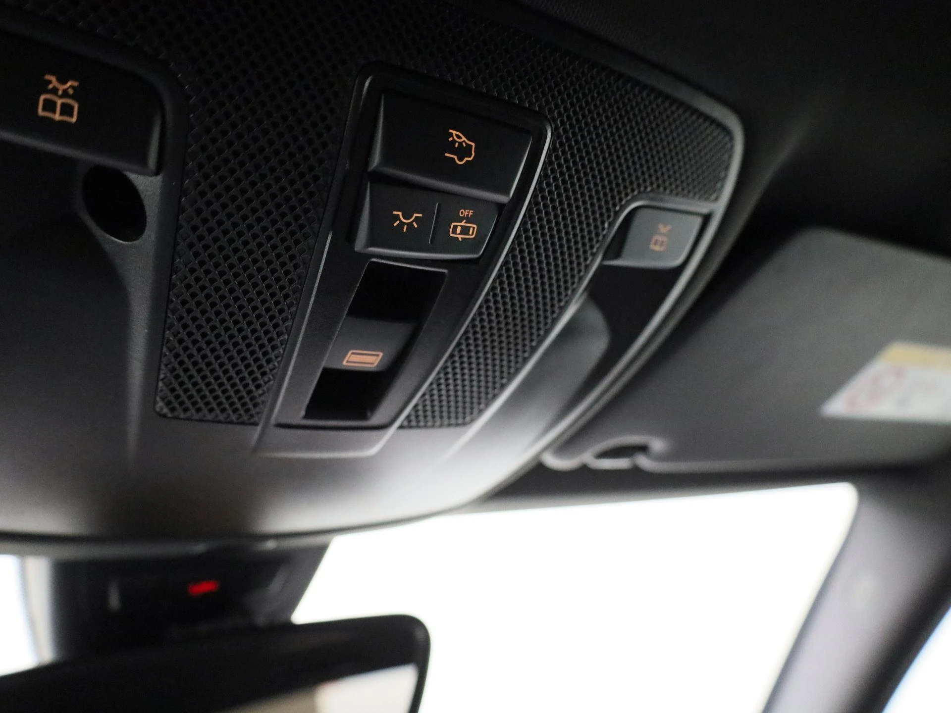 Mercedes-Benz-CLA-image-30