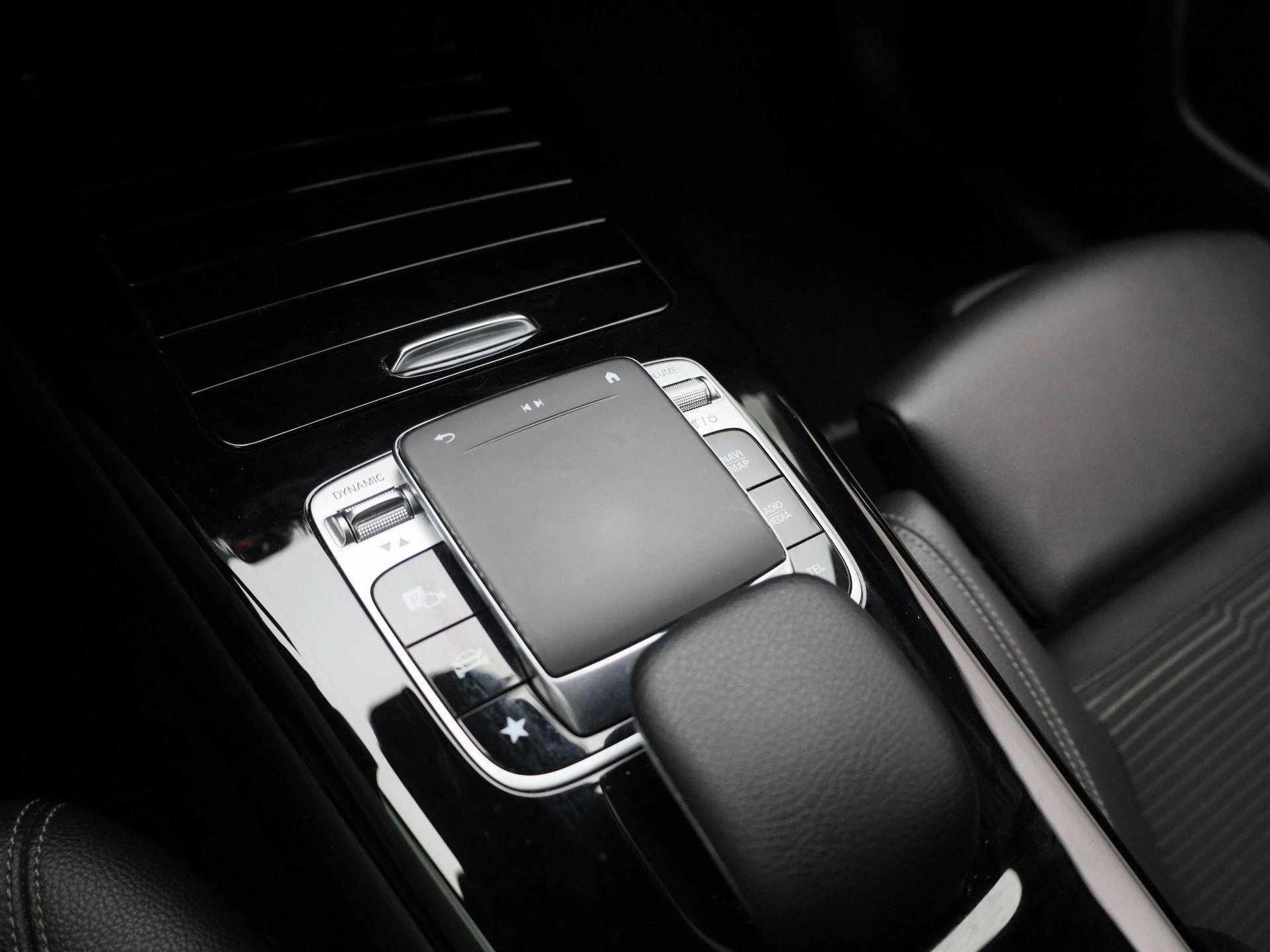 Mercedes-Benz-A-Klasse-image-25