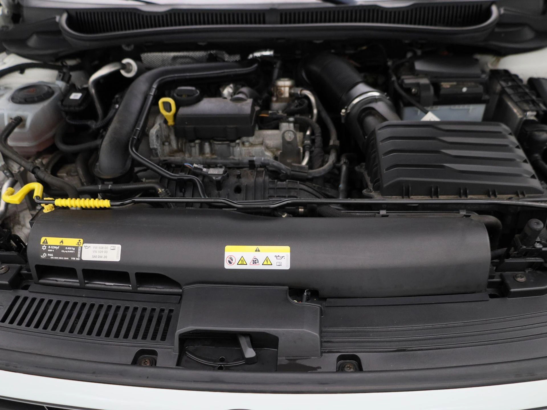 Volkswagen-Polo-image-27