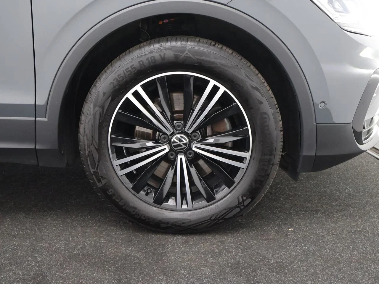 Volkswagen-Tiguan-image-7