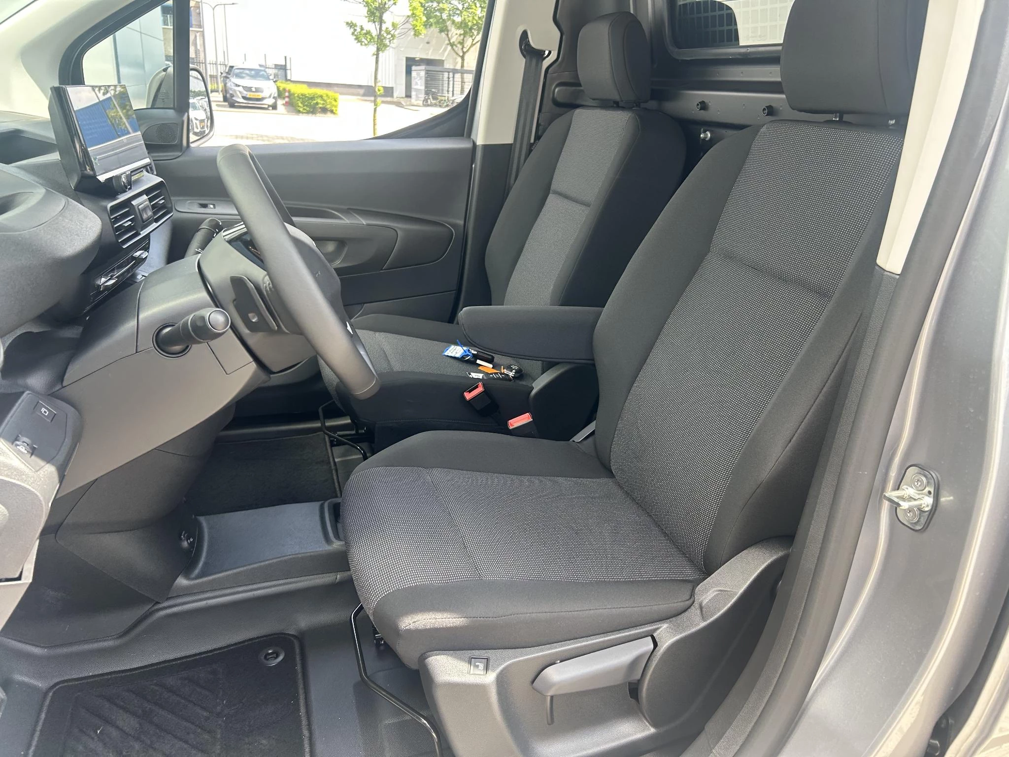 Peugeot e-Partner 136 L2 50 kWh
