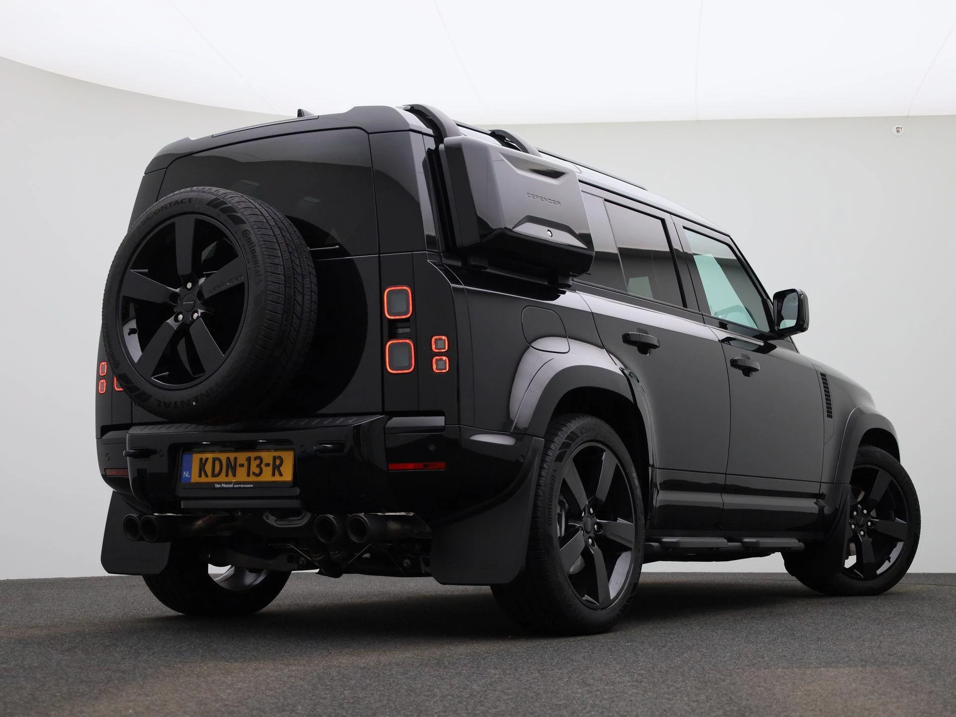 Land Rover-Defender-image-68