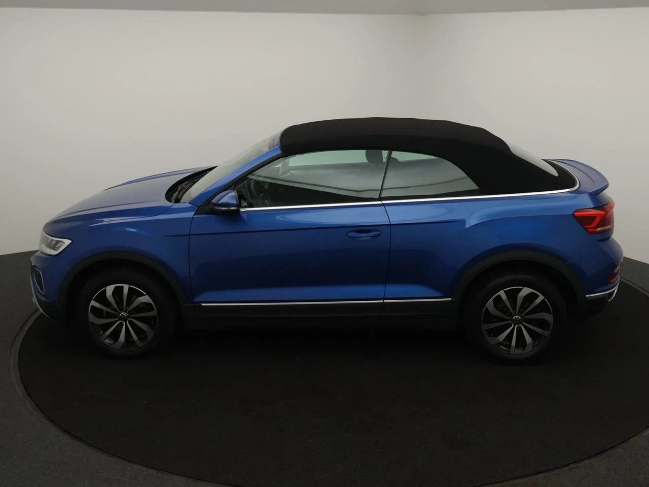 Volkswagen-T-Roc-image-15