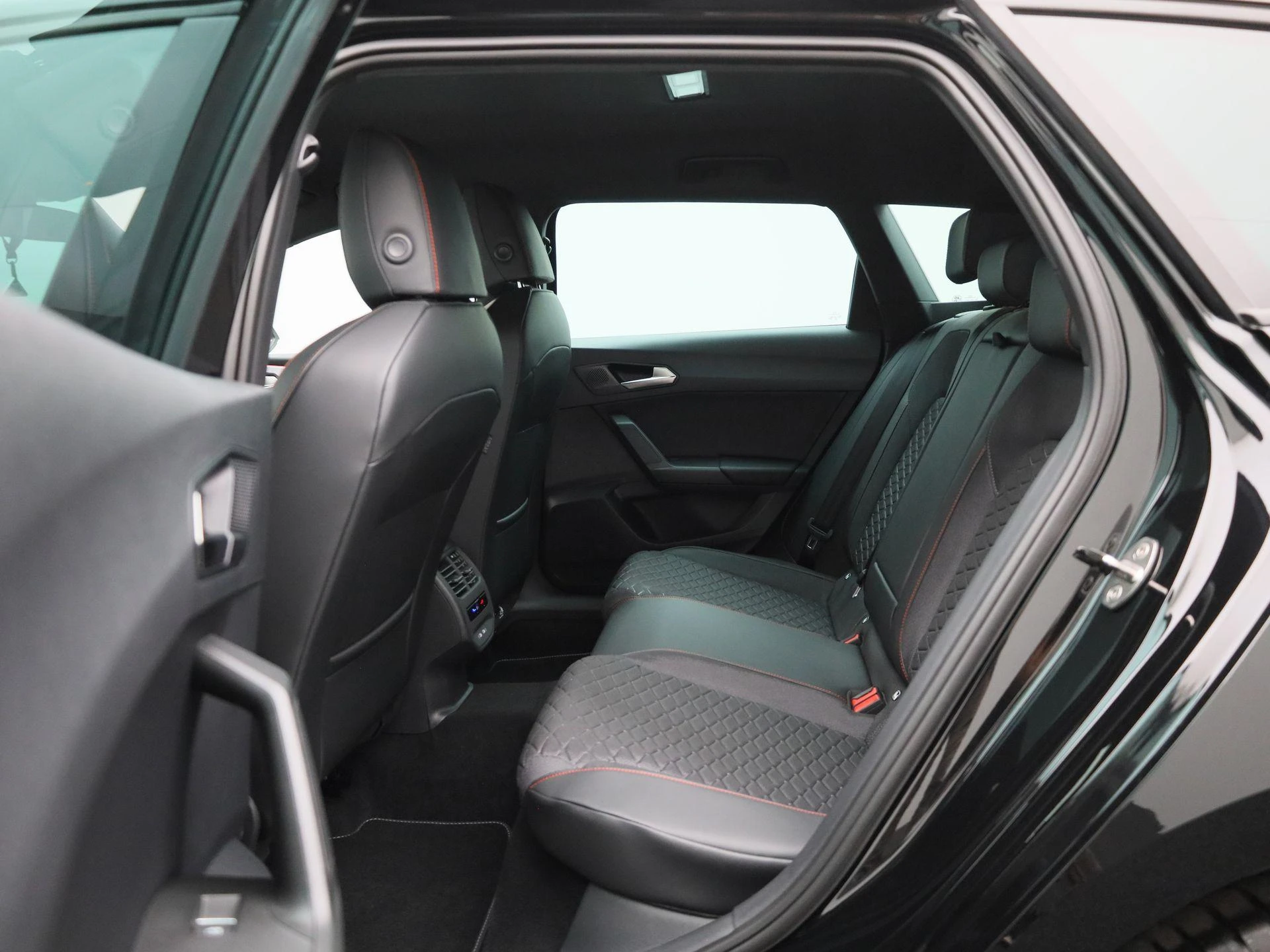SEAT Leon Sportstourer 1.5 TSI e-Hybrid FR Business