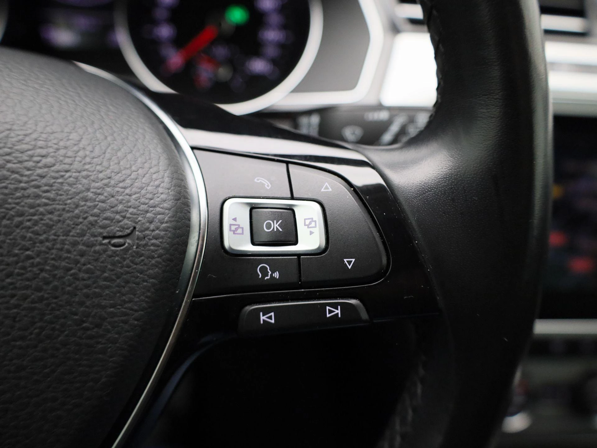 Volkswagen-Passat-image-17