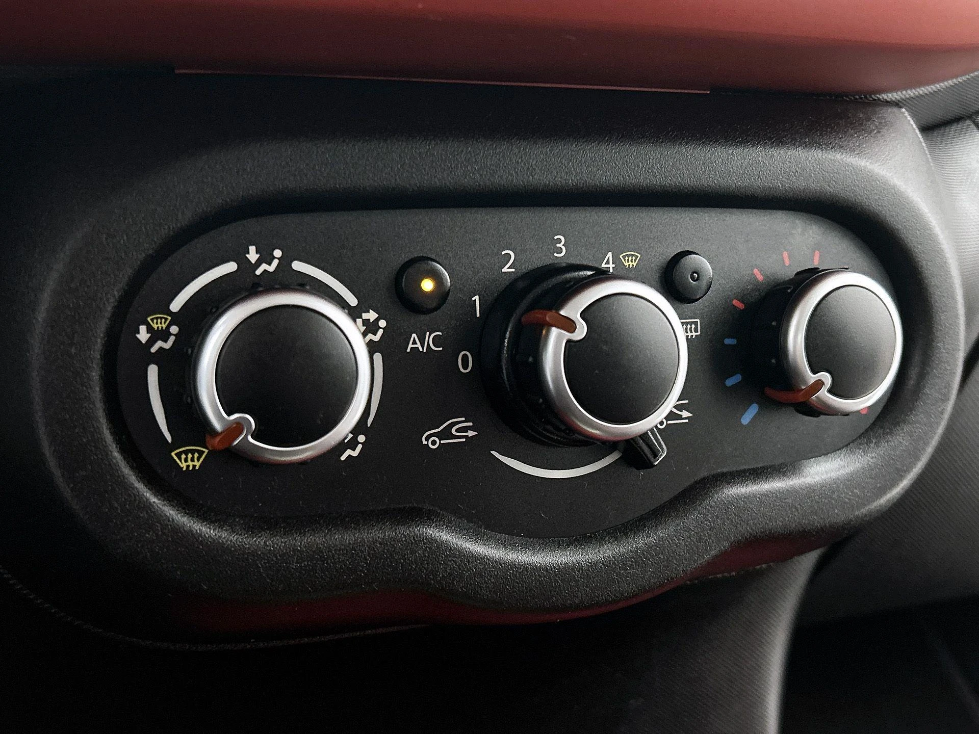 Renault-Twingo-image-24