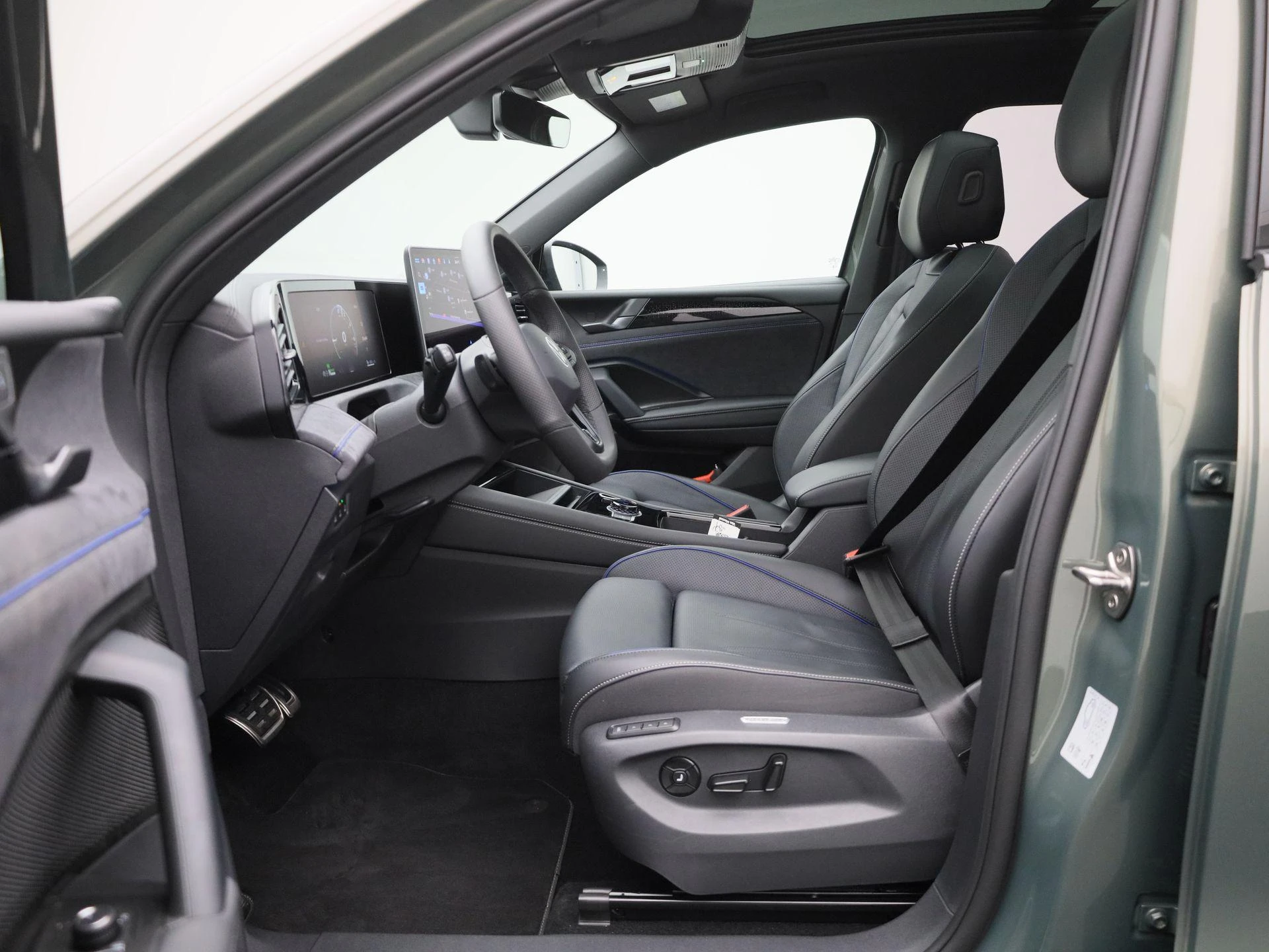Volkswagen-Tiguan-image-10