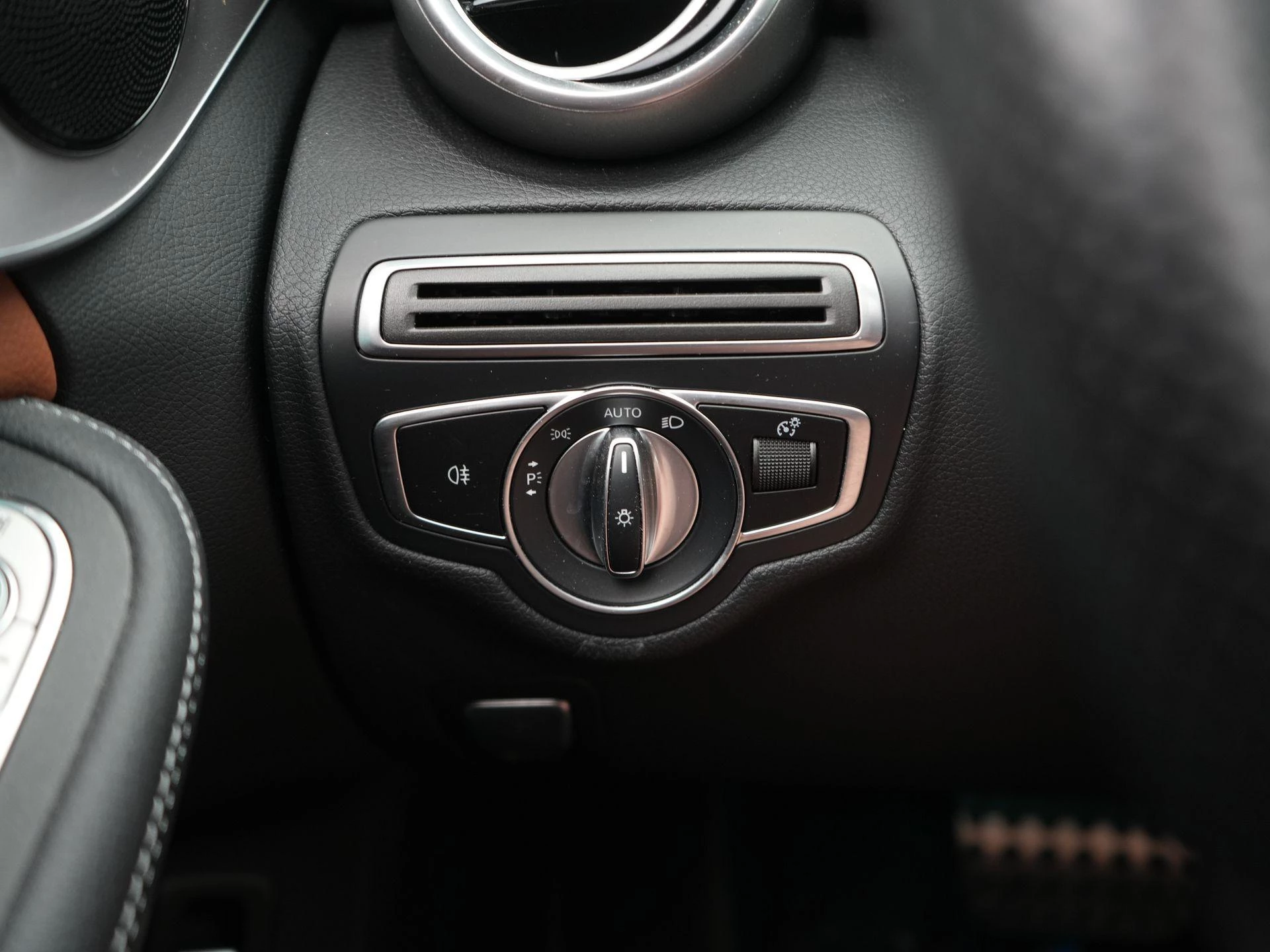 Mercedes-Benz-C-Klasse-image-31