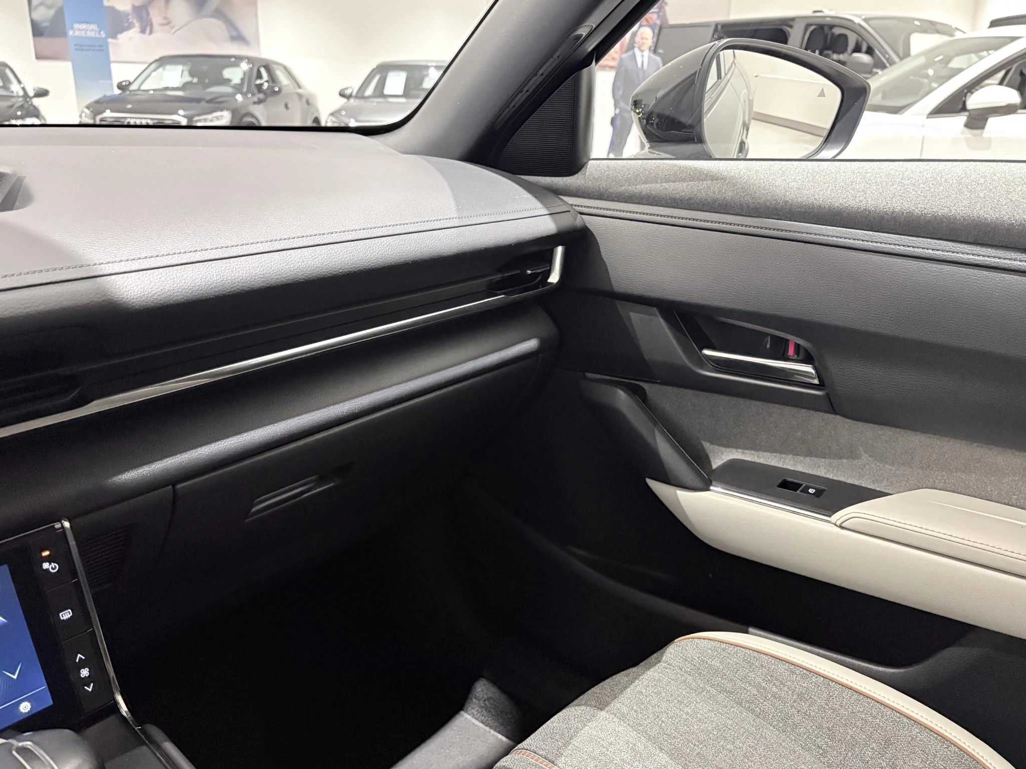 Mazda MX-30 e-SkyActiv 145 First Edition 36 kWh