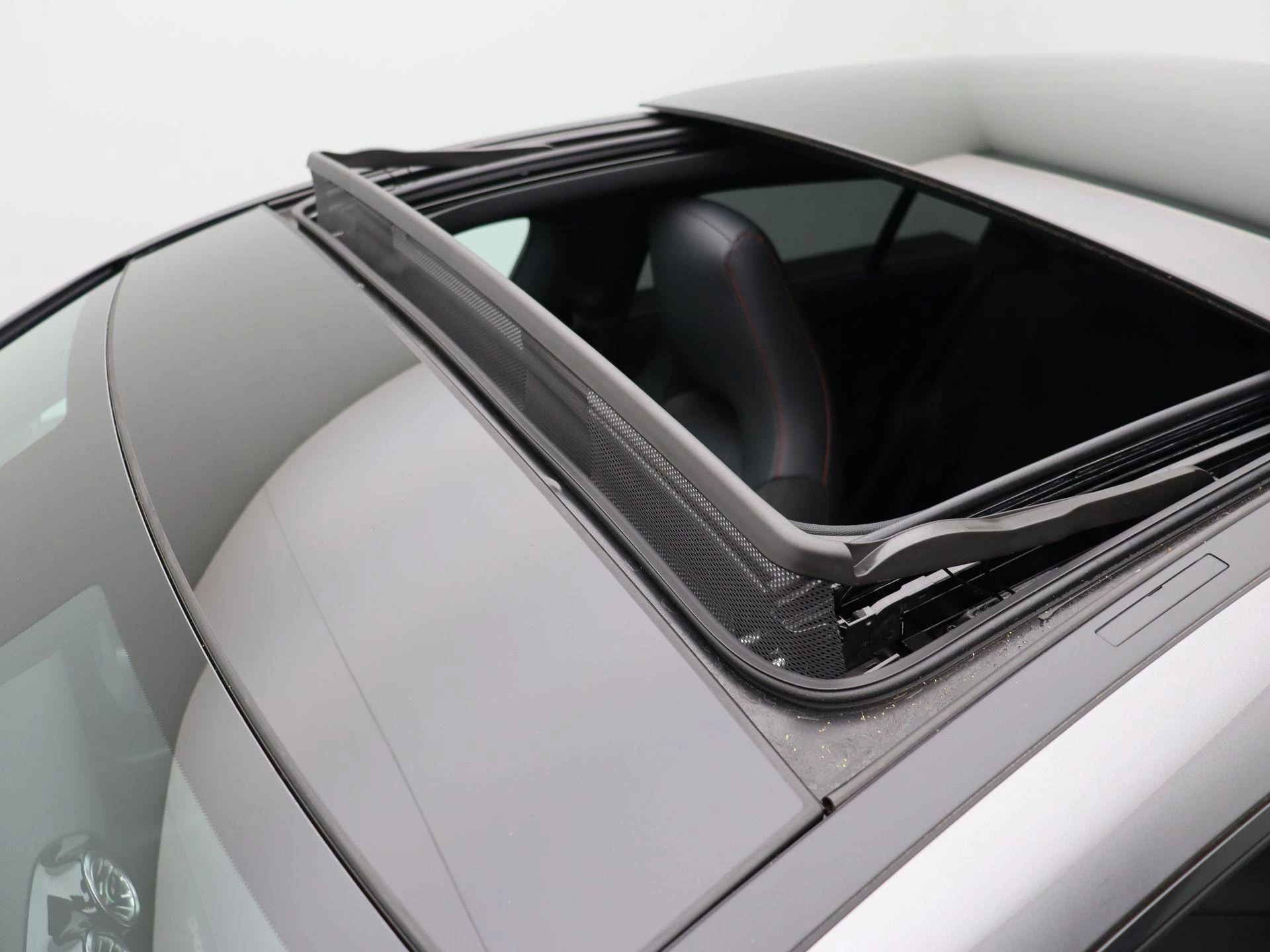 Mercedes-Benz-CLA-image-15