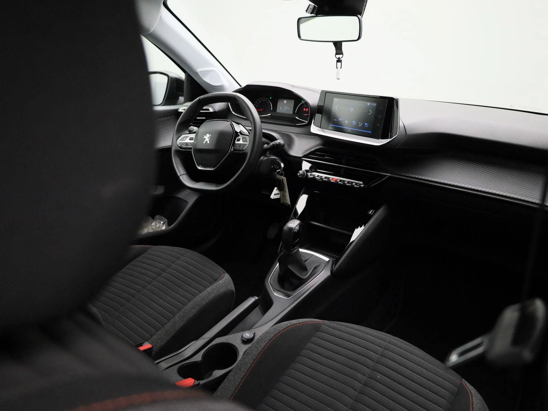 Peugeot-208-image-27