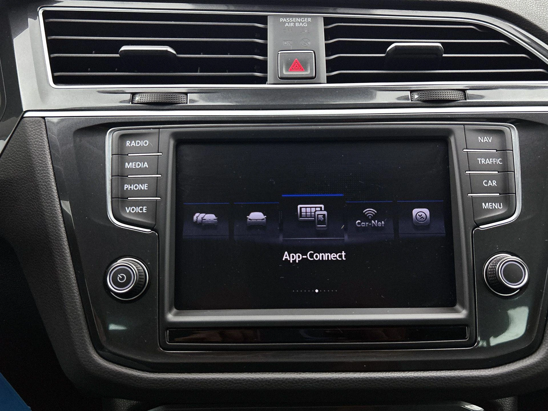 Volkswagen-Tiguan-image-26